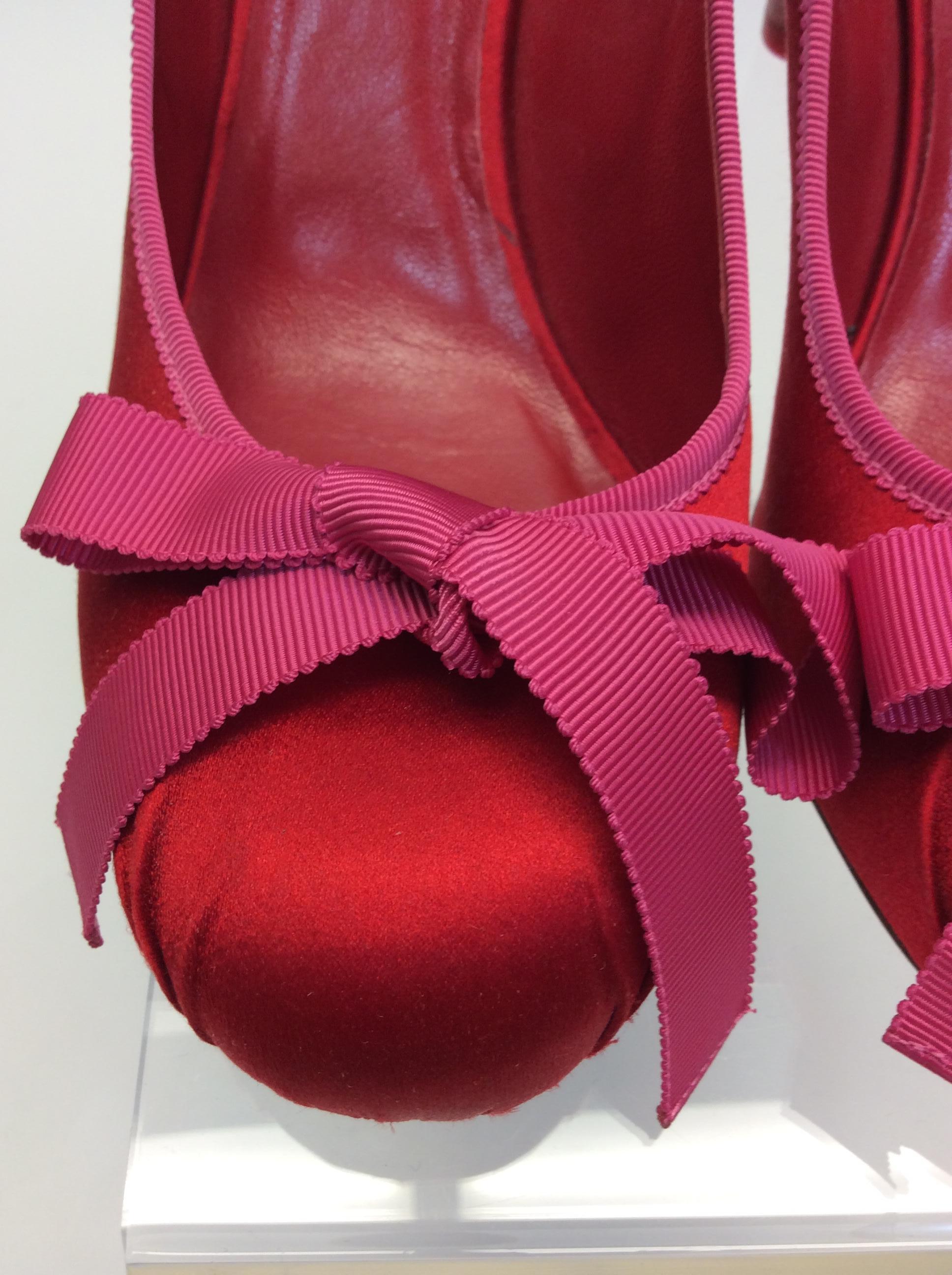 Marc Jacobs Red and Pink Satin Bow Heels For Sale 2