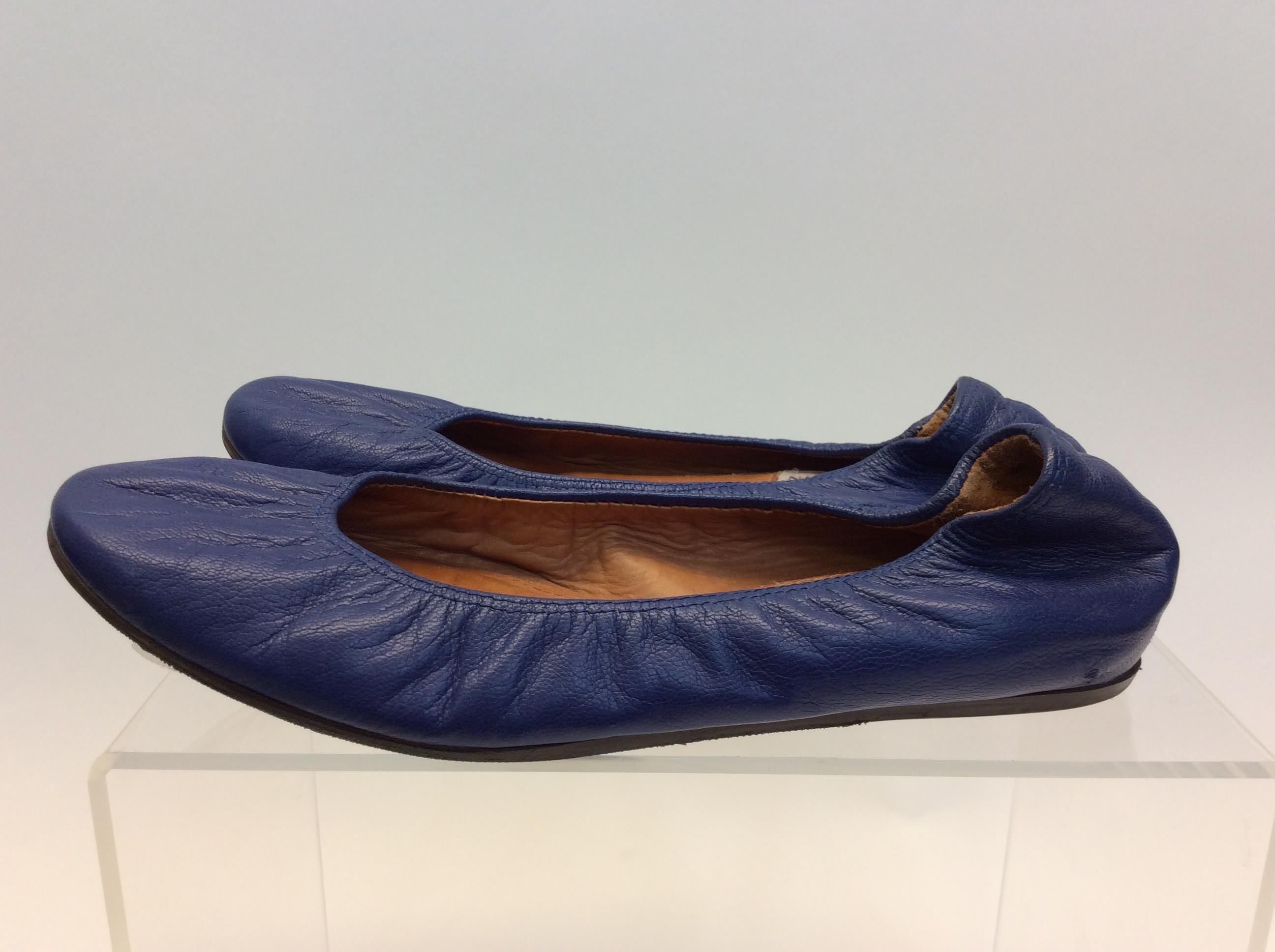 Lanvin Blue Leather Flats
$199
Made in Portugal 
Leather
Size 39