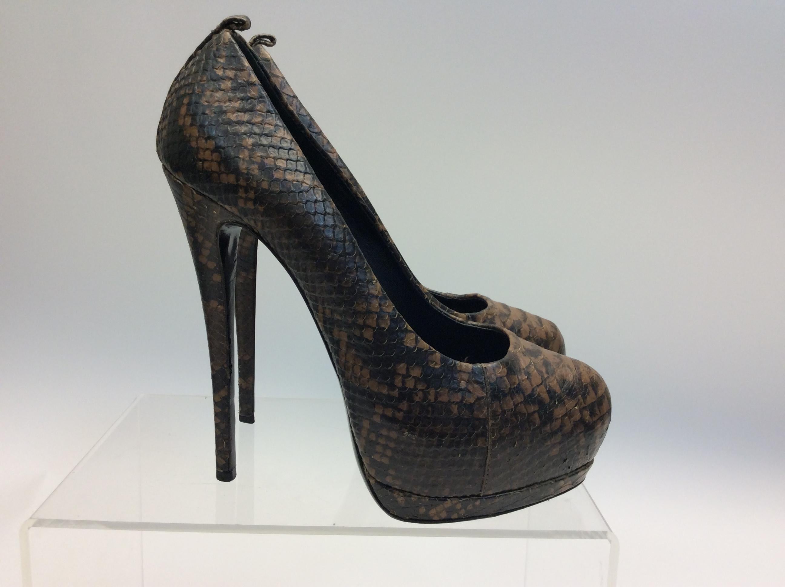 Giuseppe Zanotti Brown Snakeskin Pumps In Fair Condition For Sale In Narberth, PA