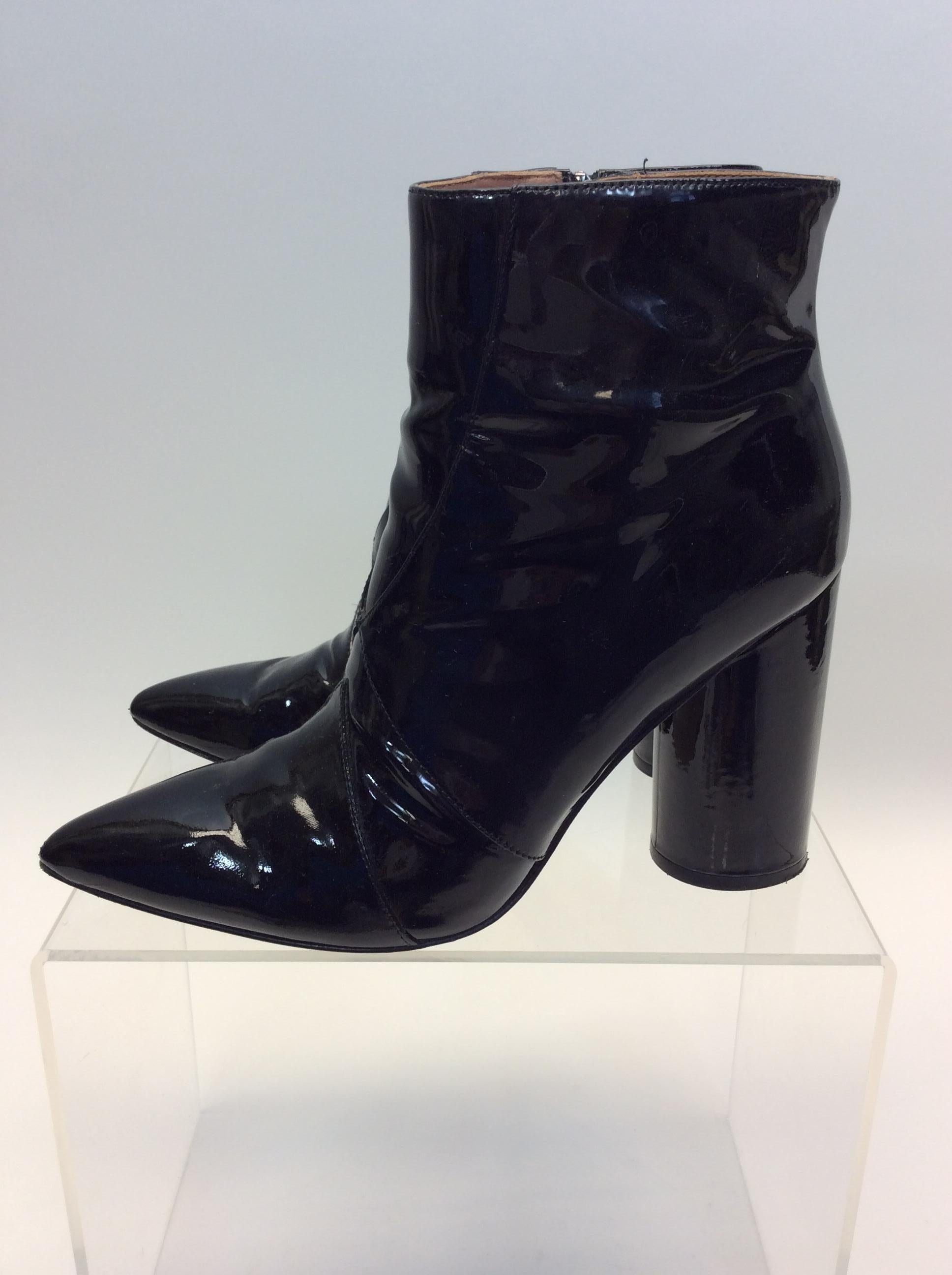 Sigerson Morrison Patent Leather Black Ankle Boot
$165
Made in Italy
Patent Leather
Size 9
4