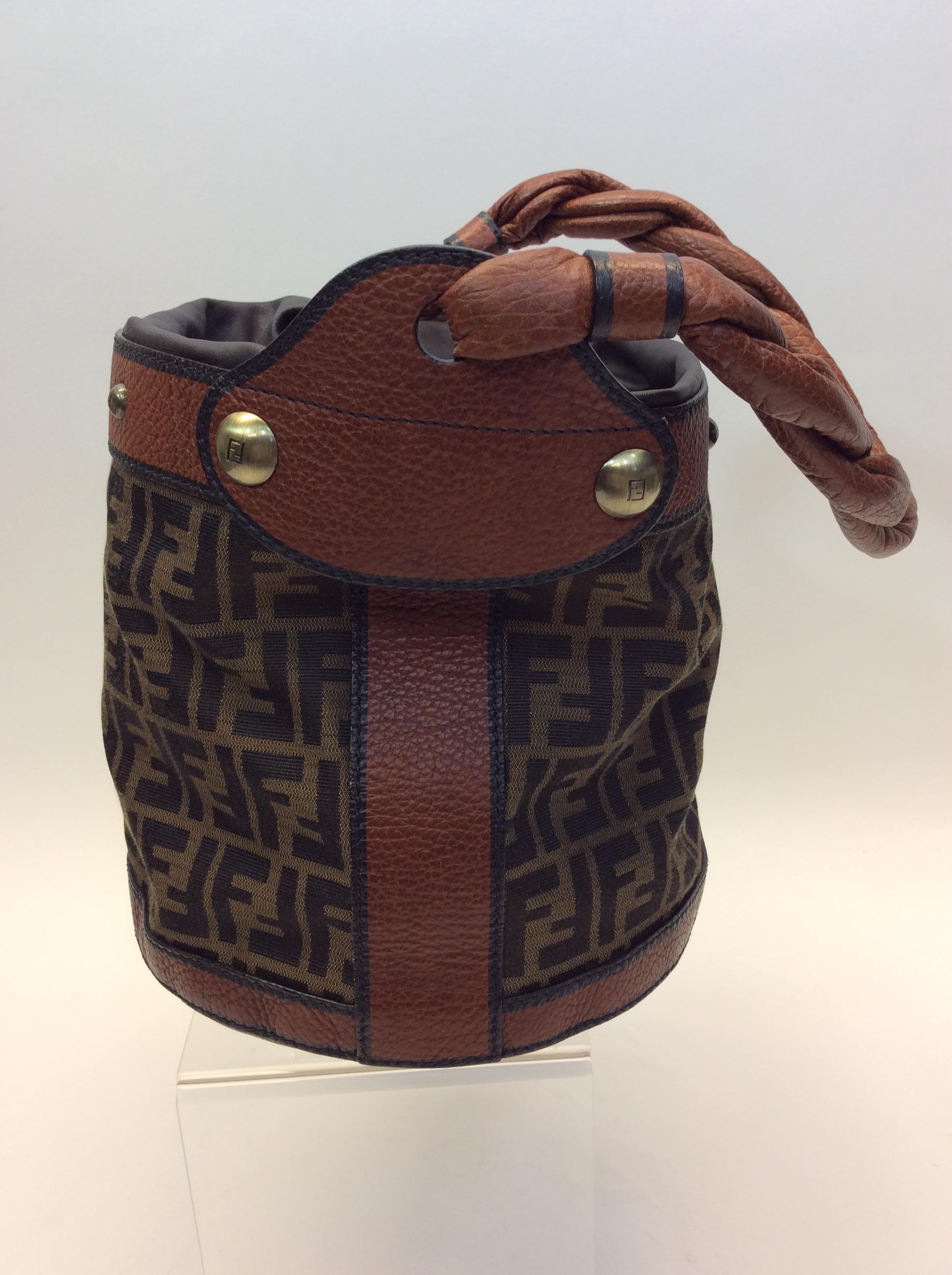 Fendi Monogram Brown Drawstring Bucket Bag
$499
Made in Italy
10