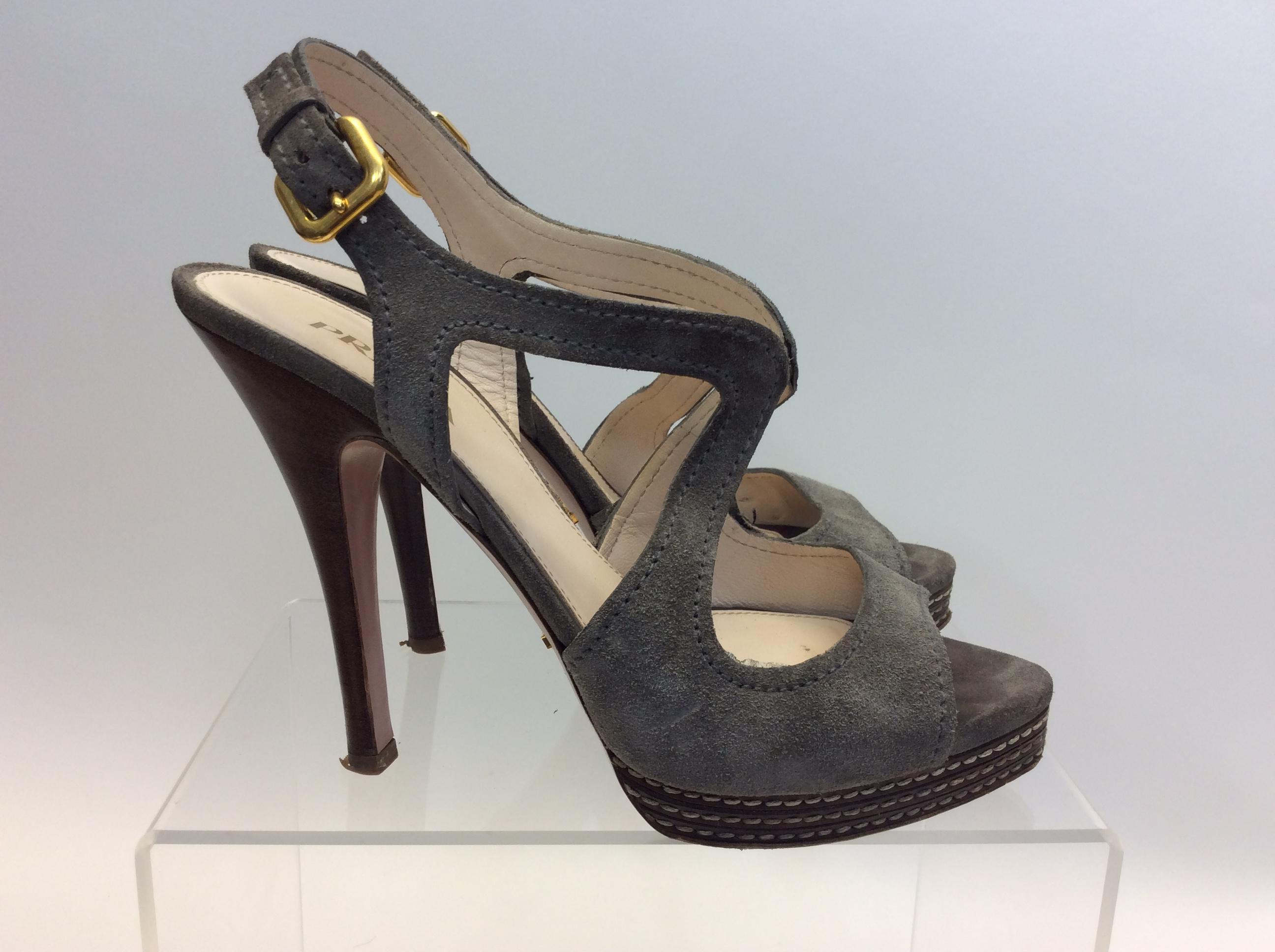 Prada Taupe Suede Heels In Good Condition For Sale In Narberth, PA