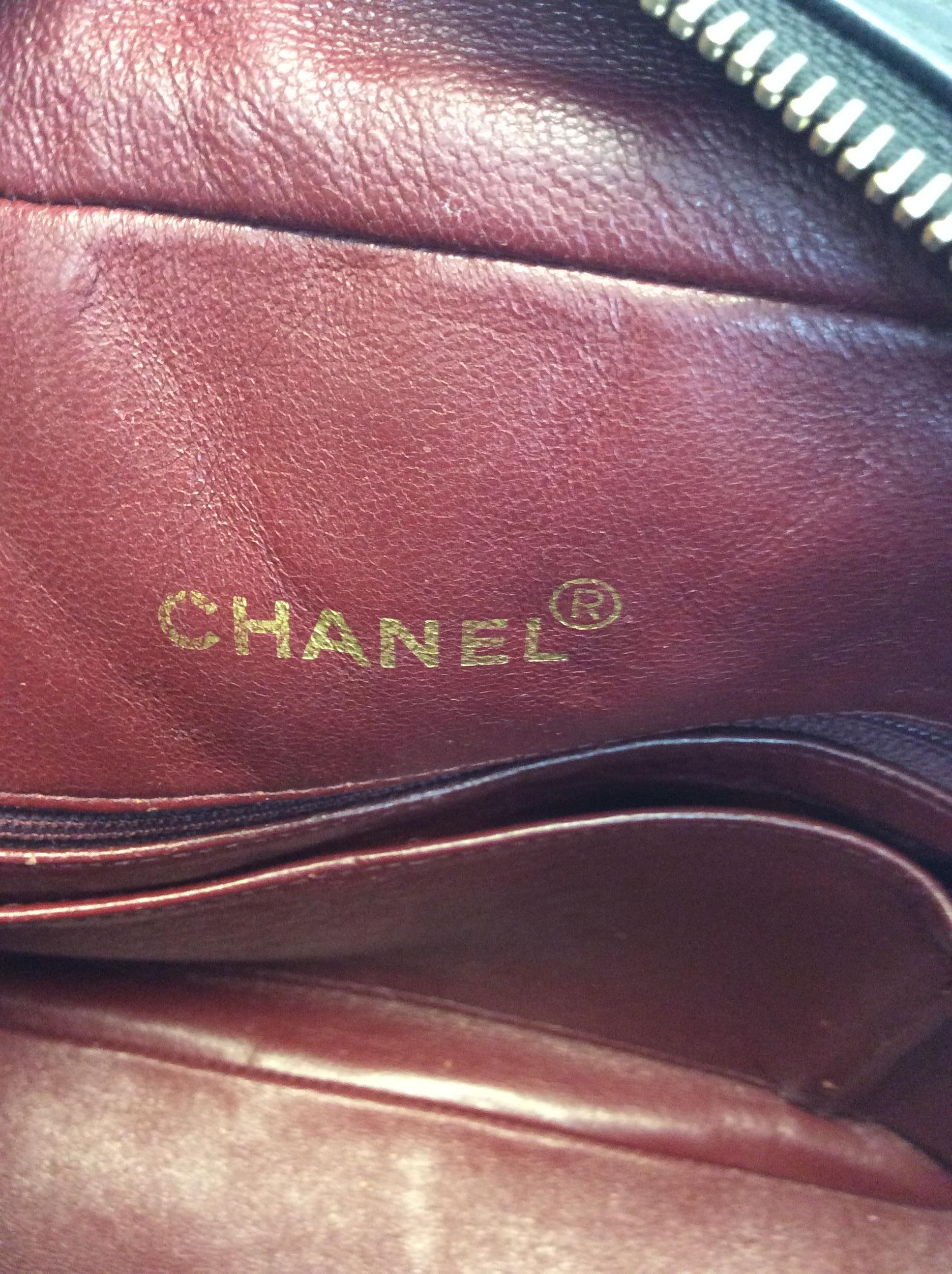Chanel Black Chevron Quilted Leather Shoulder Bag For Sale 6