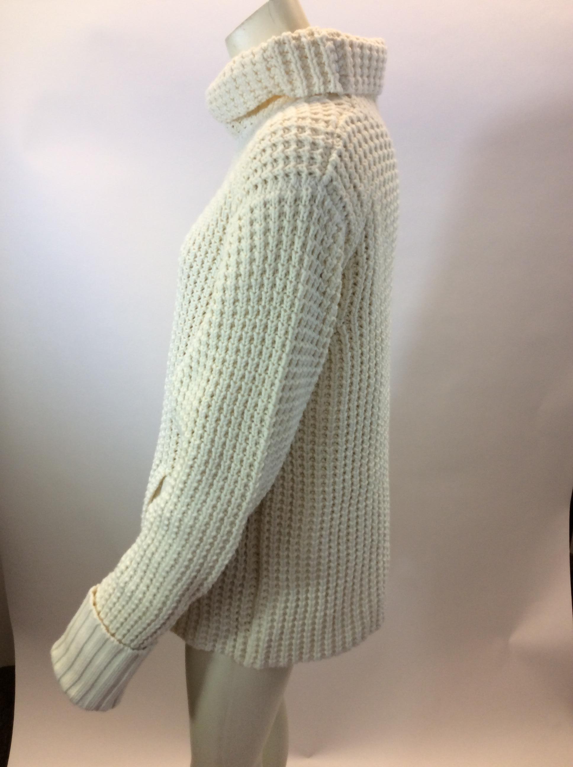 Lauren Hansen Off White Knit Sweater
$98
53% Acrylic, 47% Cotton
Length 24