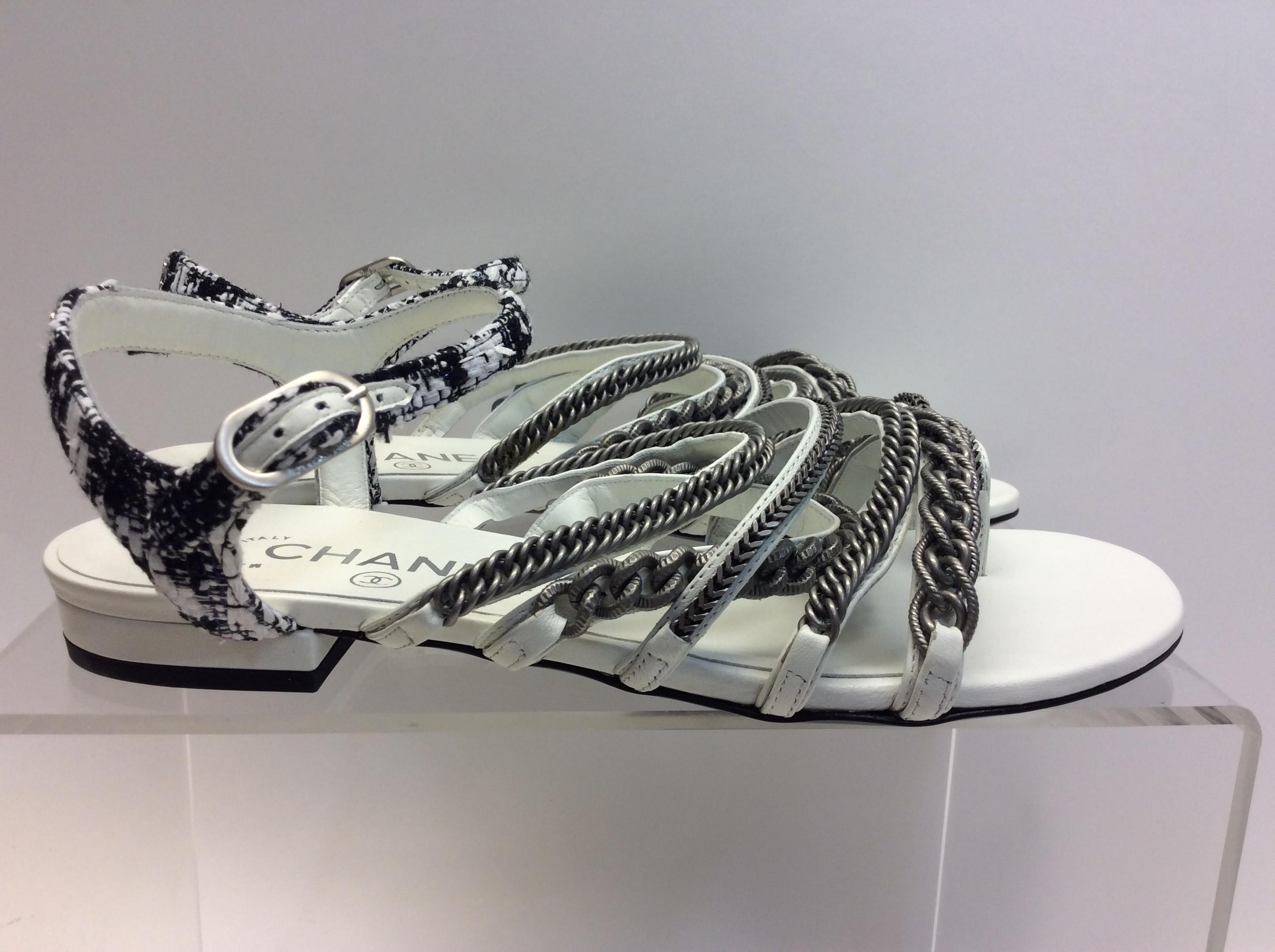 Chanel White Leather and Silver Chain Strap Sandal  In New Condition For Sale In Narberth, PA