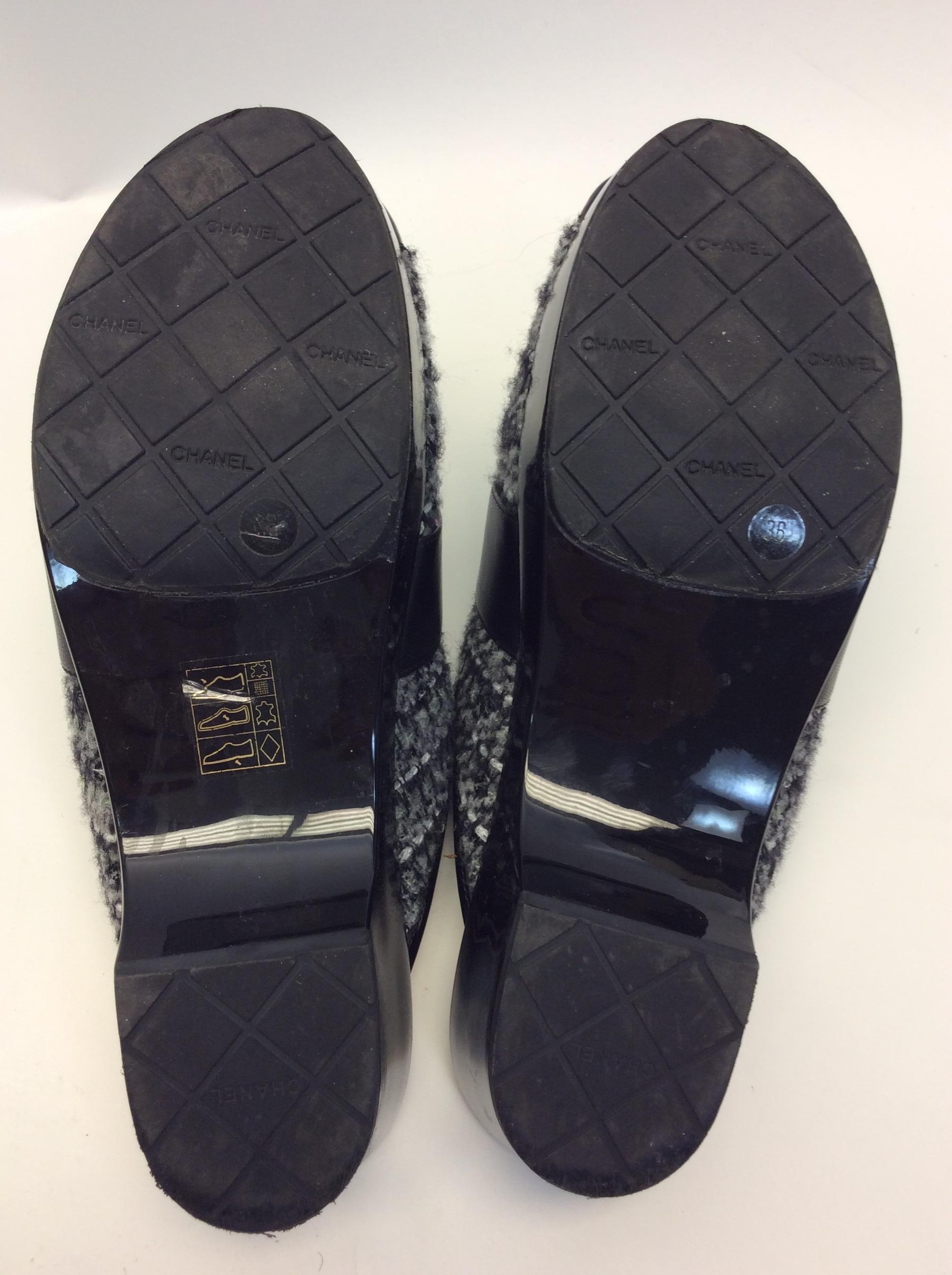 Chanel White and Black Tweed Clog For Sale 3