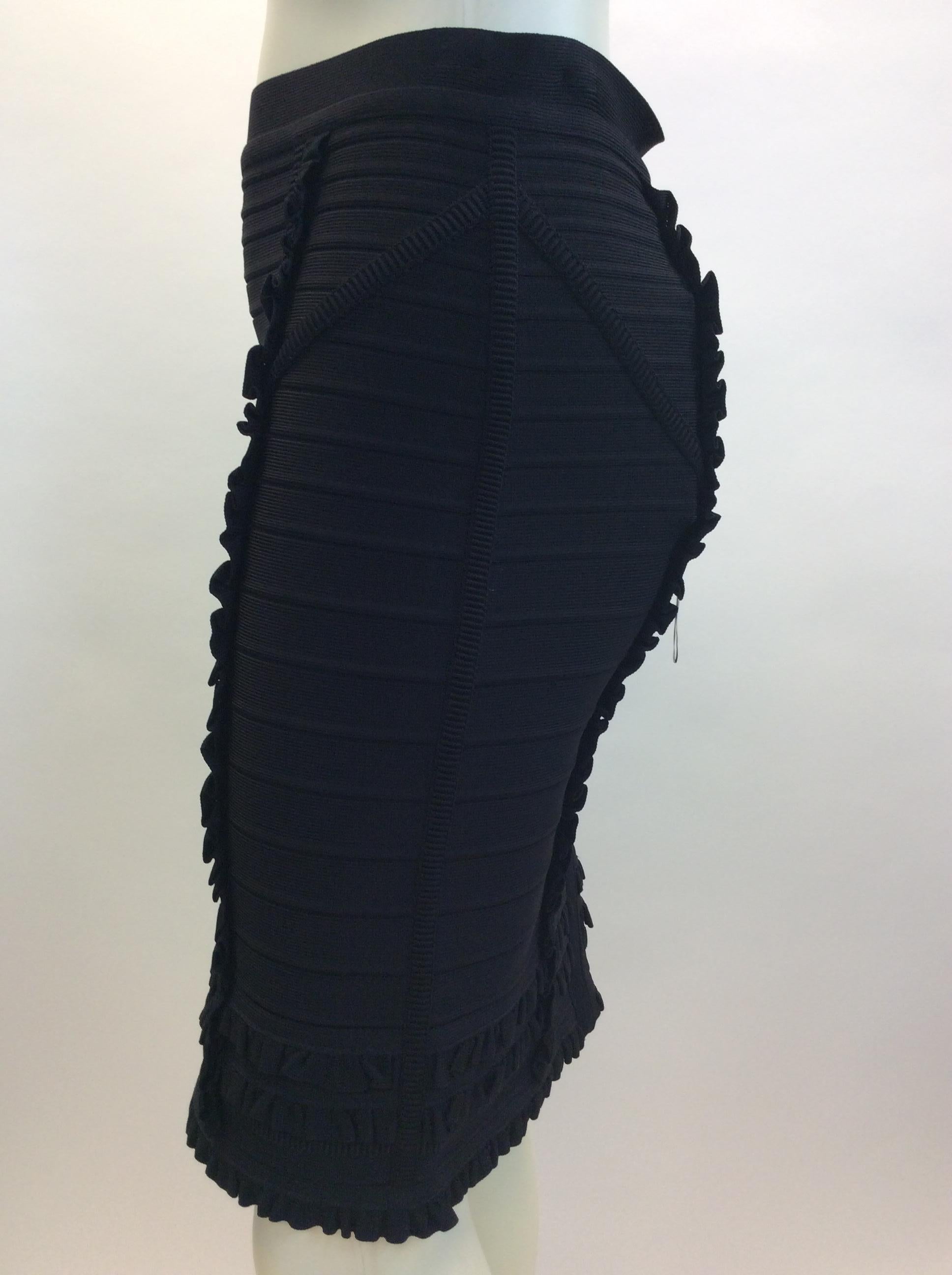 Herve Leger Black Ruffle Skirt NWT
$499
Made in China
90% Rayon, 9% Nylon, 1% Spandex
Size Medium
Length 19
