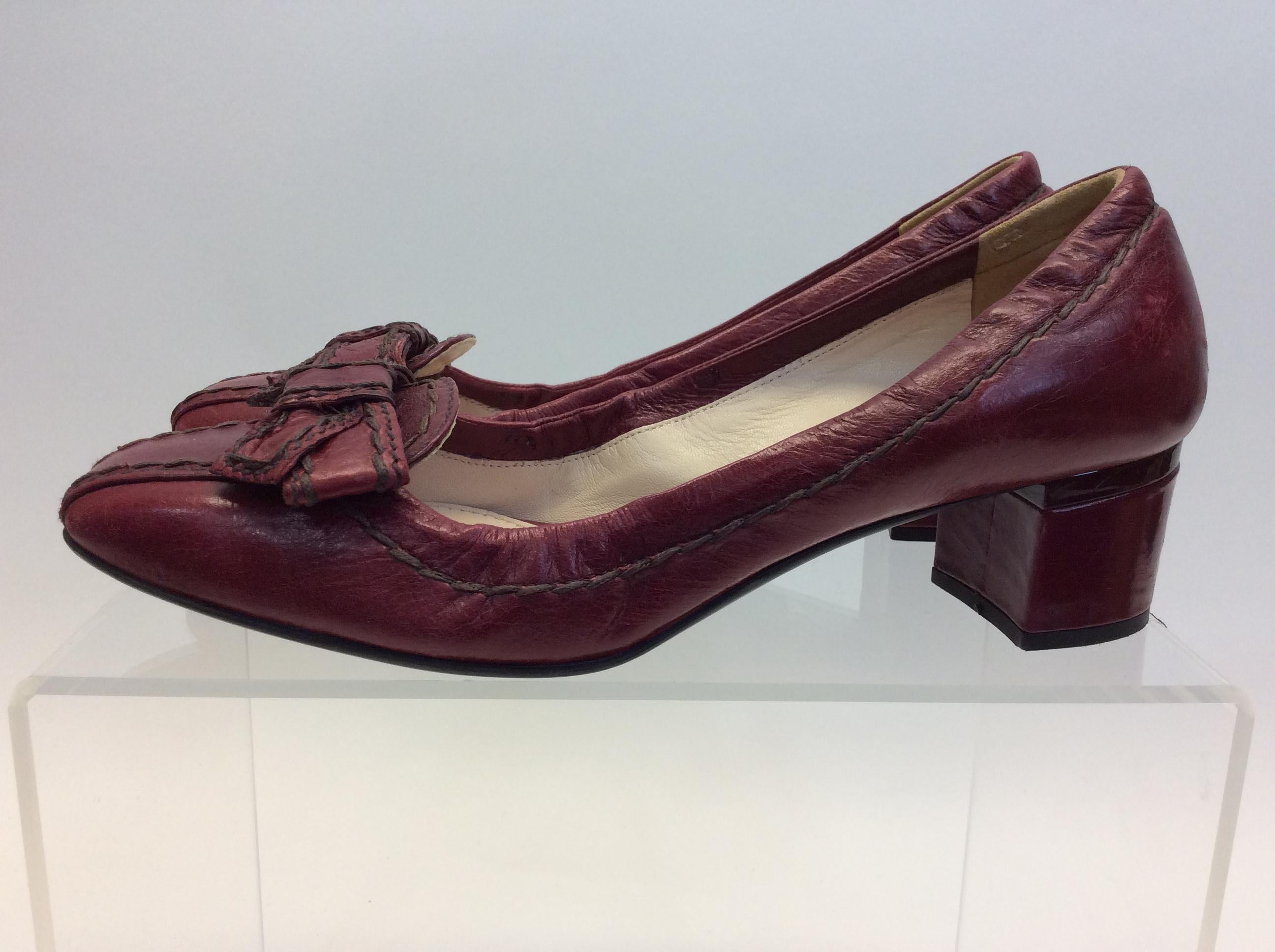 Prada Burgundy Leather Bow Heels
$165
Made in Italy
Leather
Size 37.5
1.75