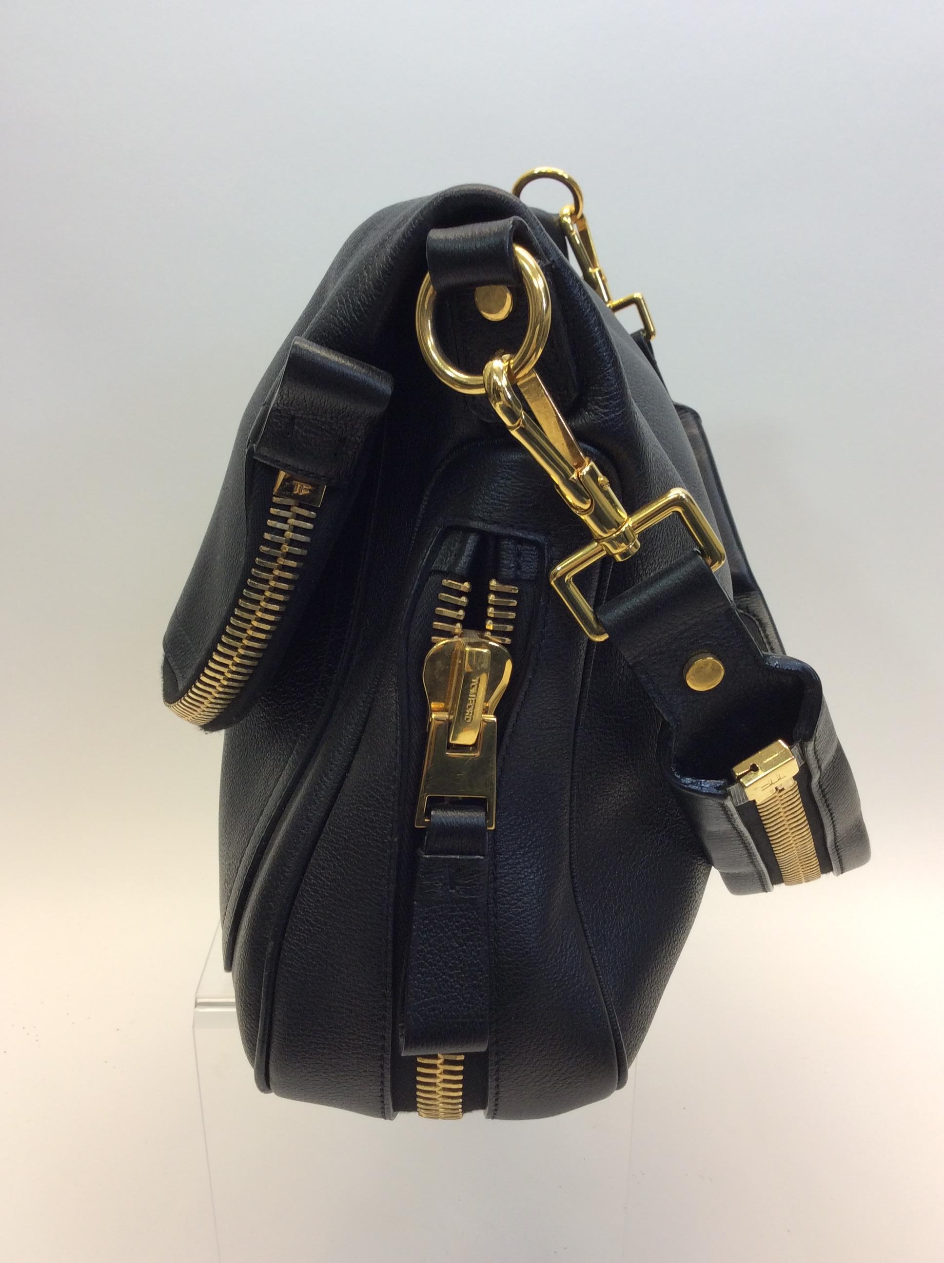 Tom Ford Black Leather 'Jennifer' Bag
$2900
Made in Italy
Leather
15