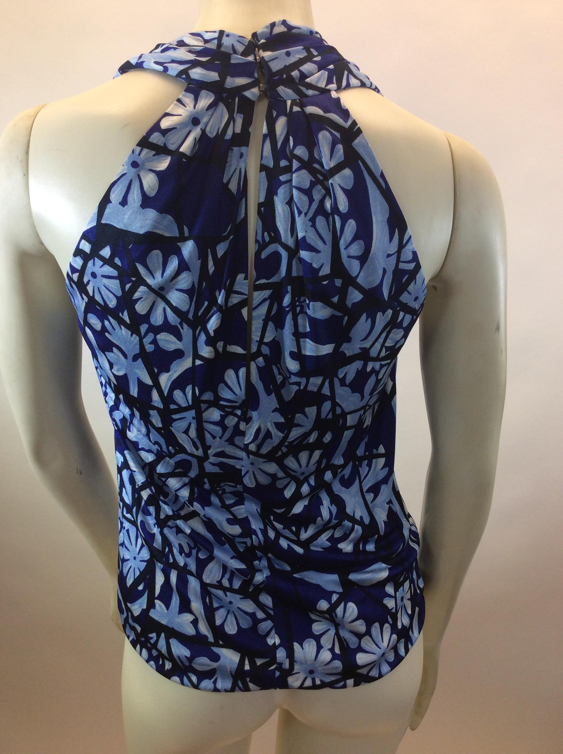Gucci Blue Print Sleeveless Blouse In Good Condition For Sale In Narberth, PA
