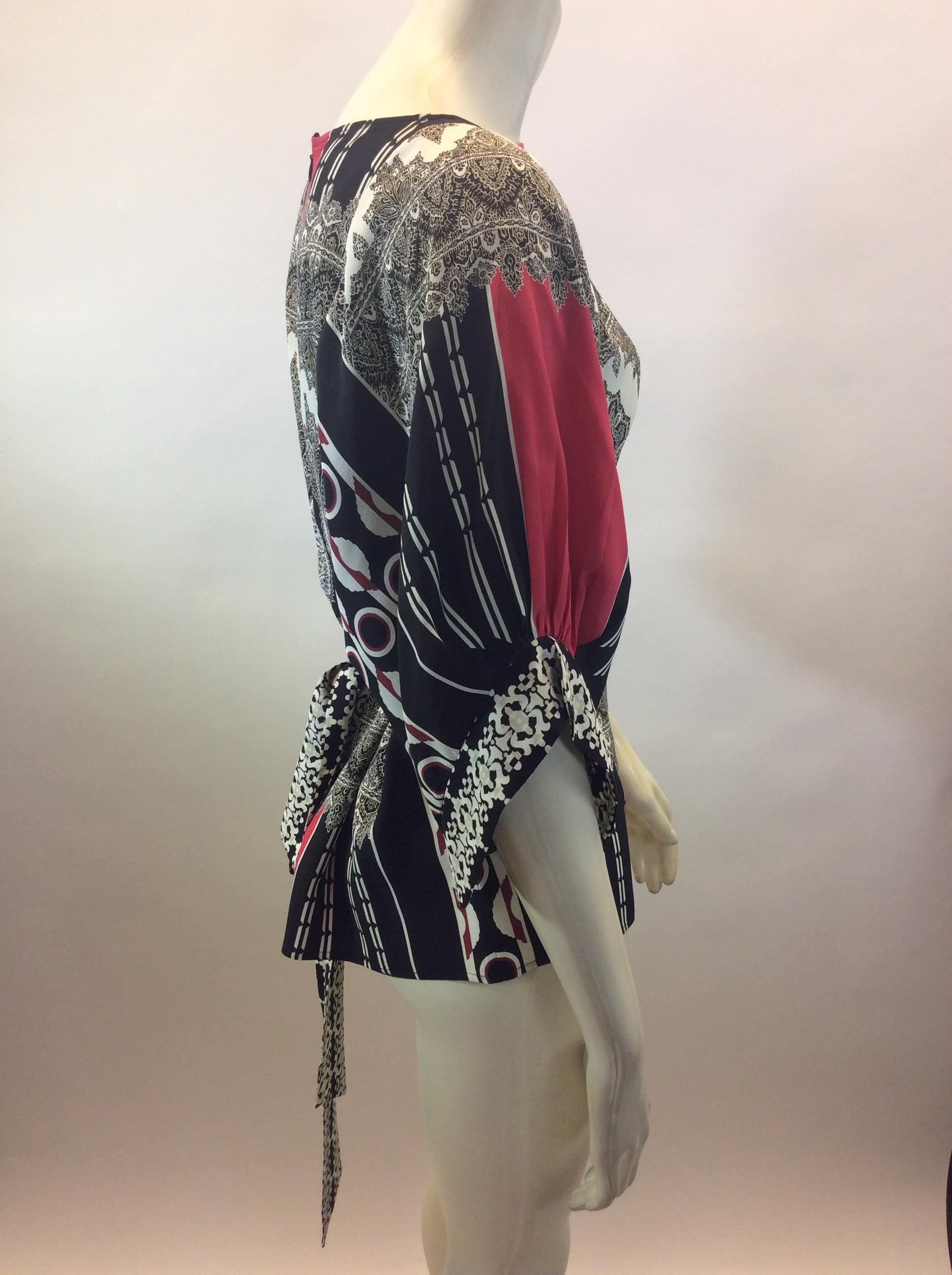 Women's Etro Black, White, and Red Print Silk Blouse For Sale