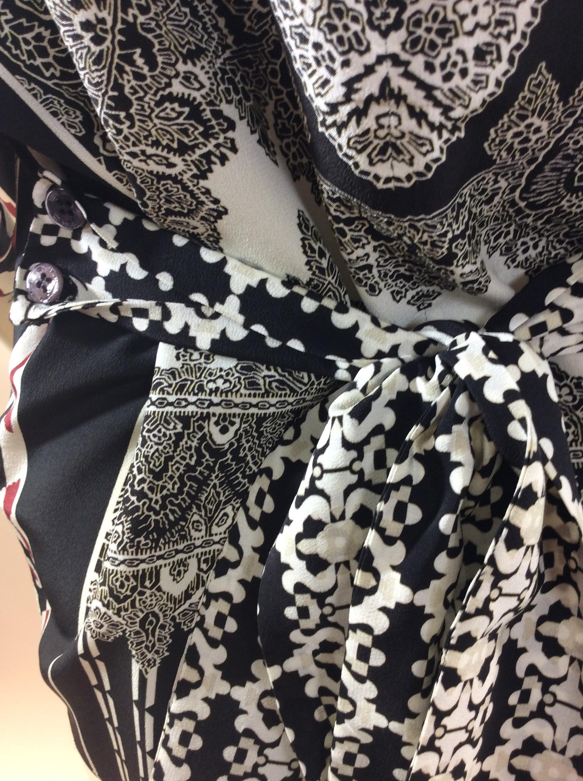 Etro Black, White, and Red Print Silk Blouse For Sale 1