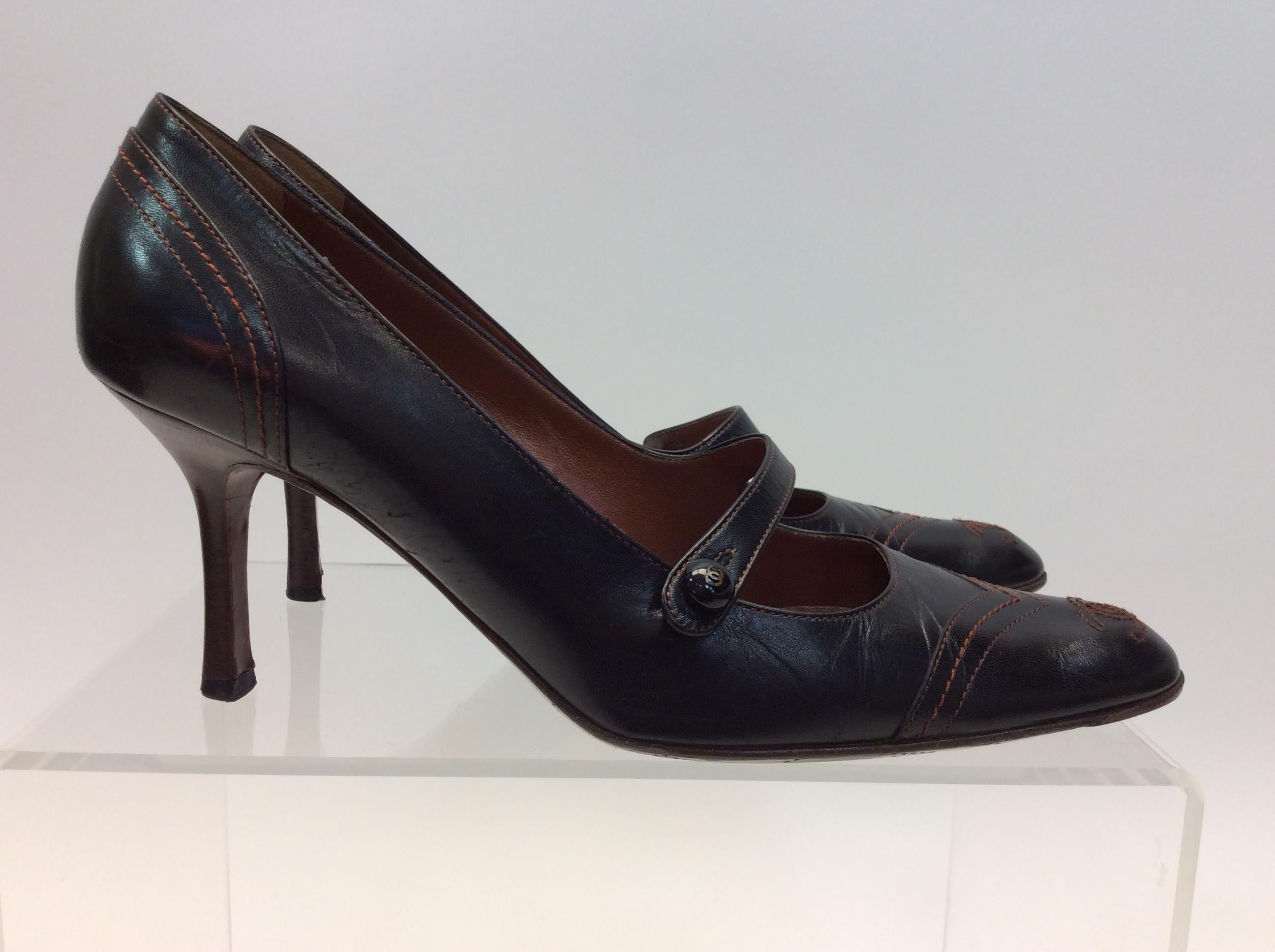 Women's Chanel Black Leather Pump For Sale