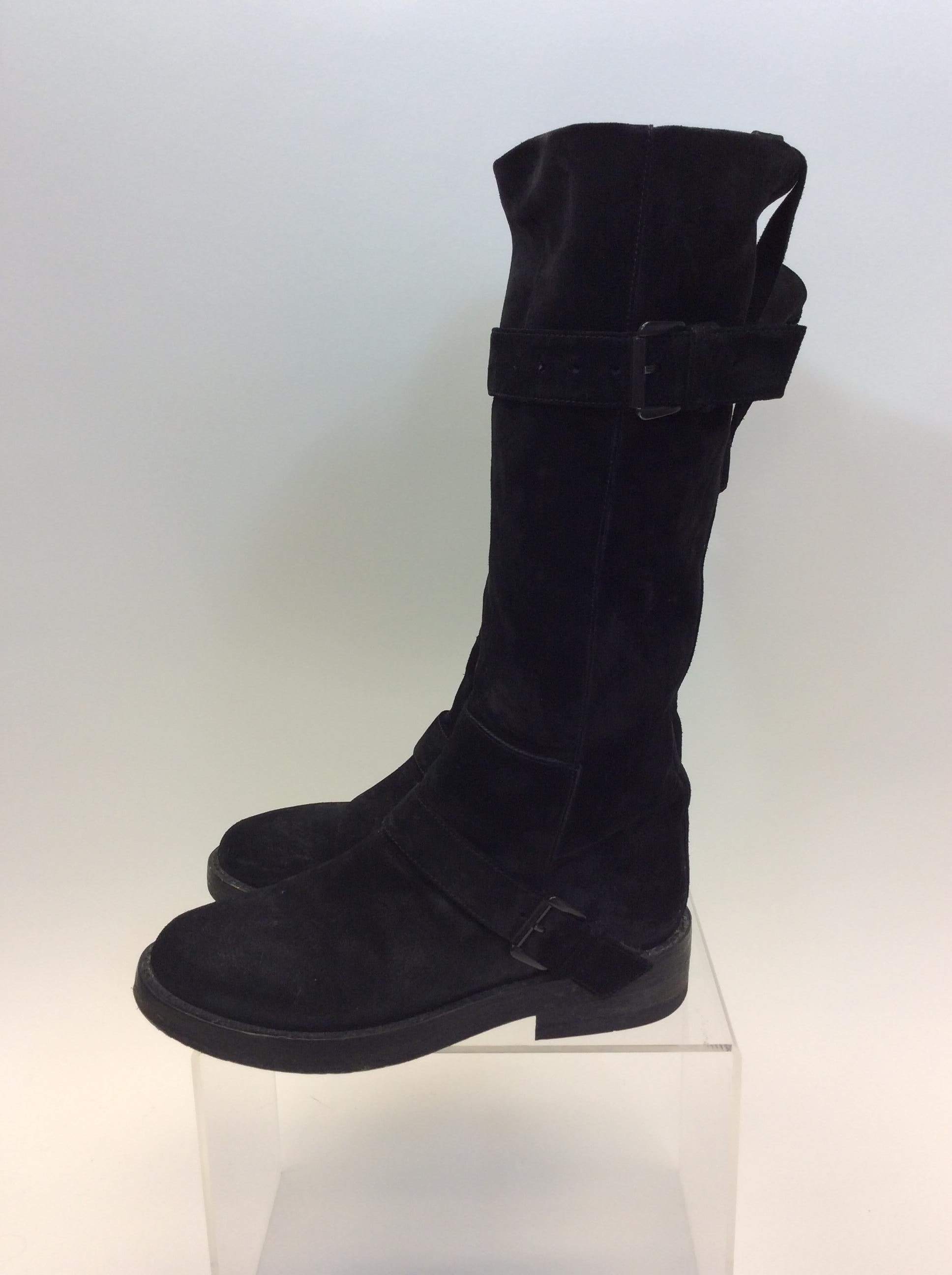 Ann Demeulemeester Black Suede Knee-High Boots
$499
Made in Italy
Suede
Size 37.5
1.5