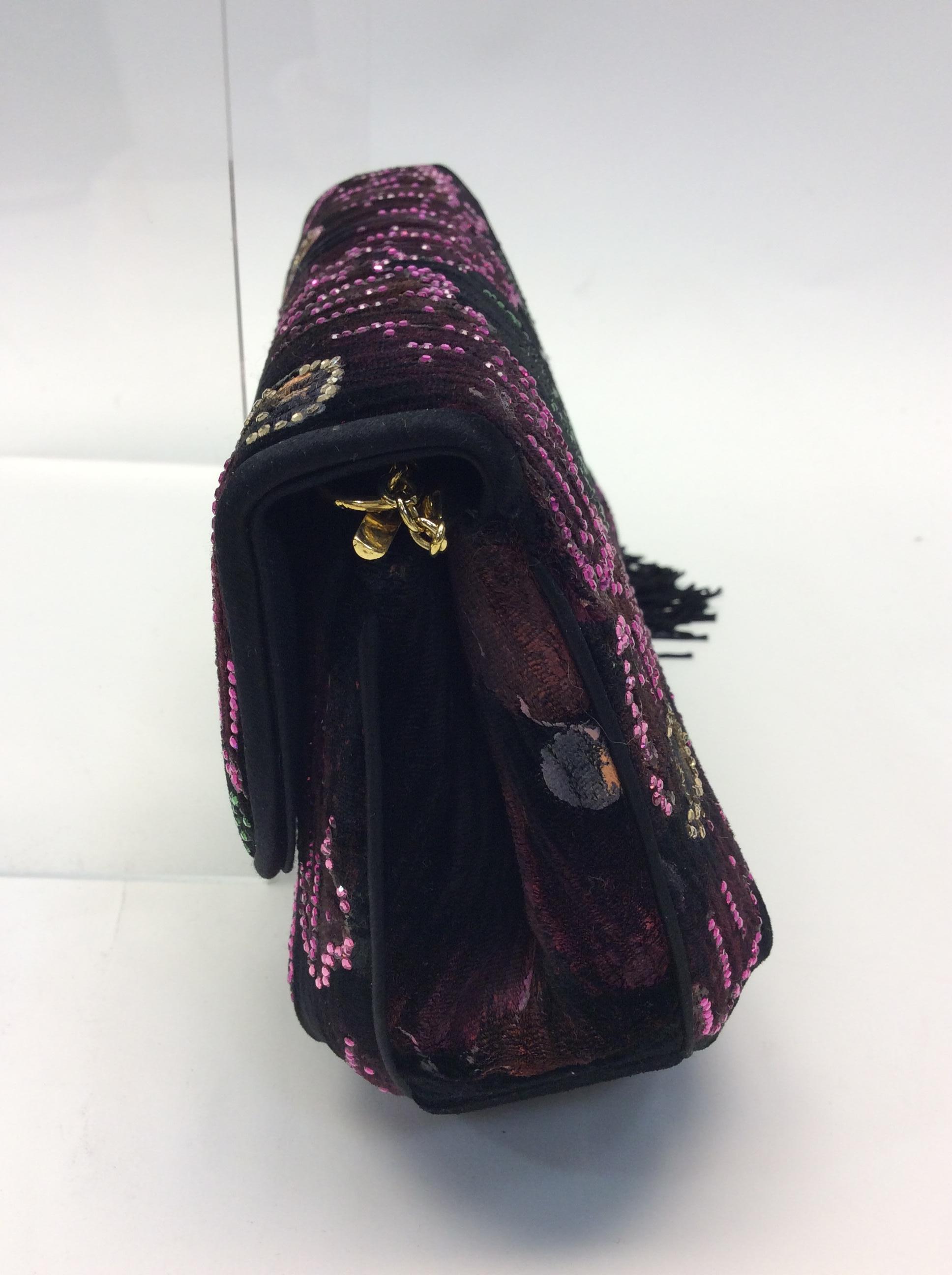 Judith Leiber Black Velvet Floral Clutch
$385
Velvet
Also has crossbody strap
8