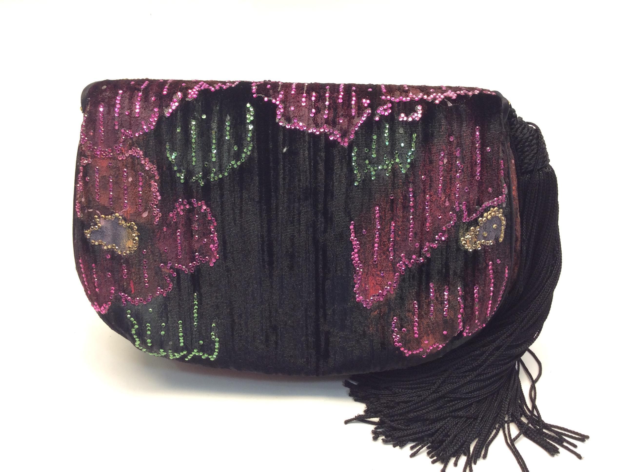 Judith Leiber Black Velvet Floral Clutch In Good Condition For Sale In Narberth, PA