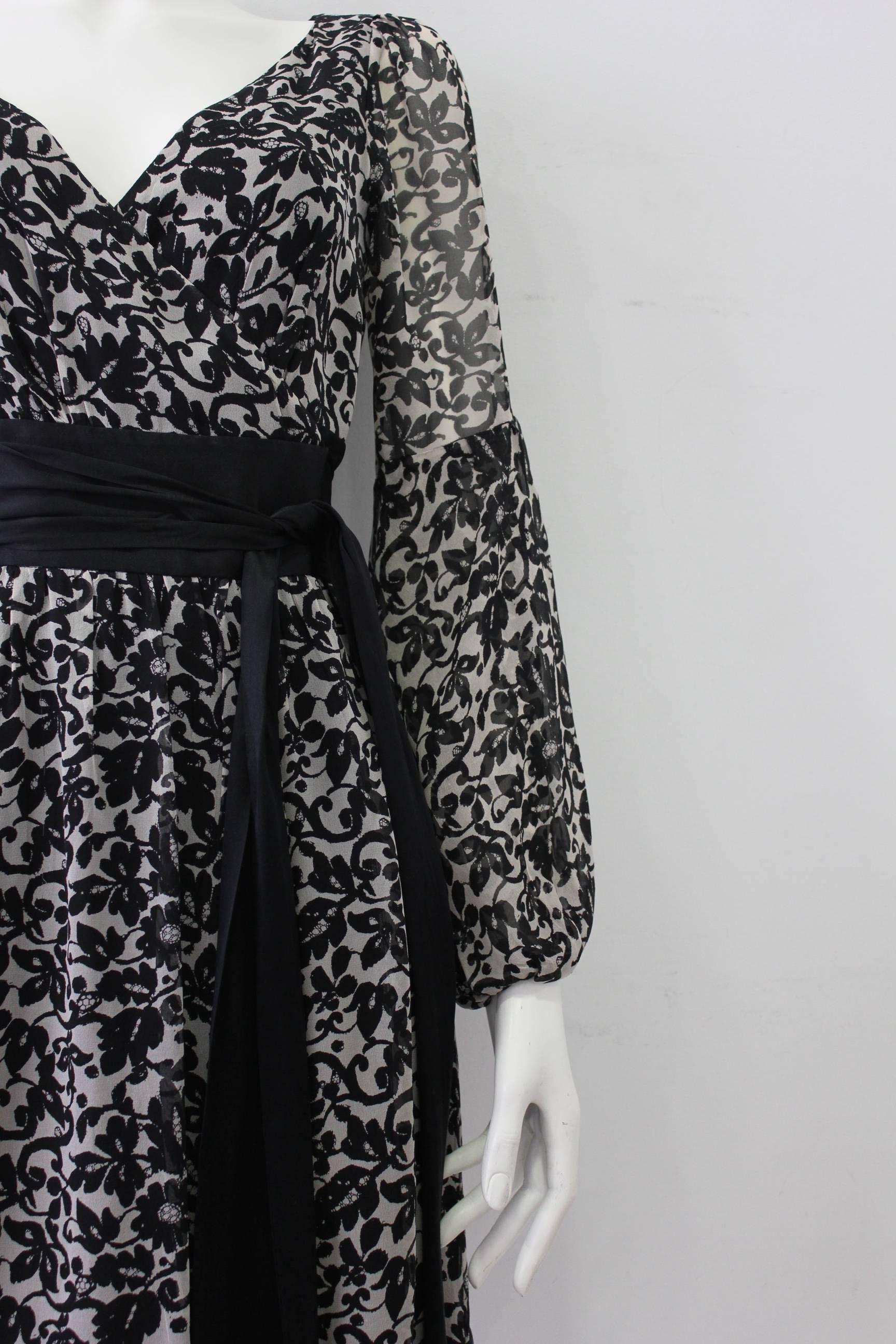 Women's Diane van Fustenberg Floral Silk Chiffon Wrap Dress 2006 For Sale
