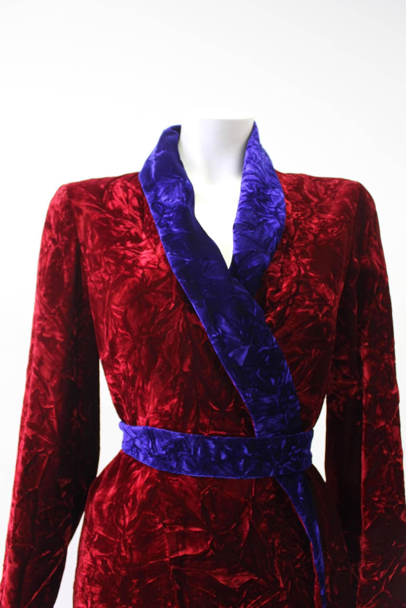 Istante By Gianni Versace Crushed Velvet Evening Coat Fall/Winter 1997 For Sale 1