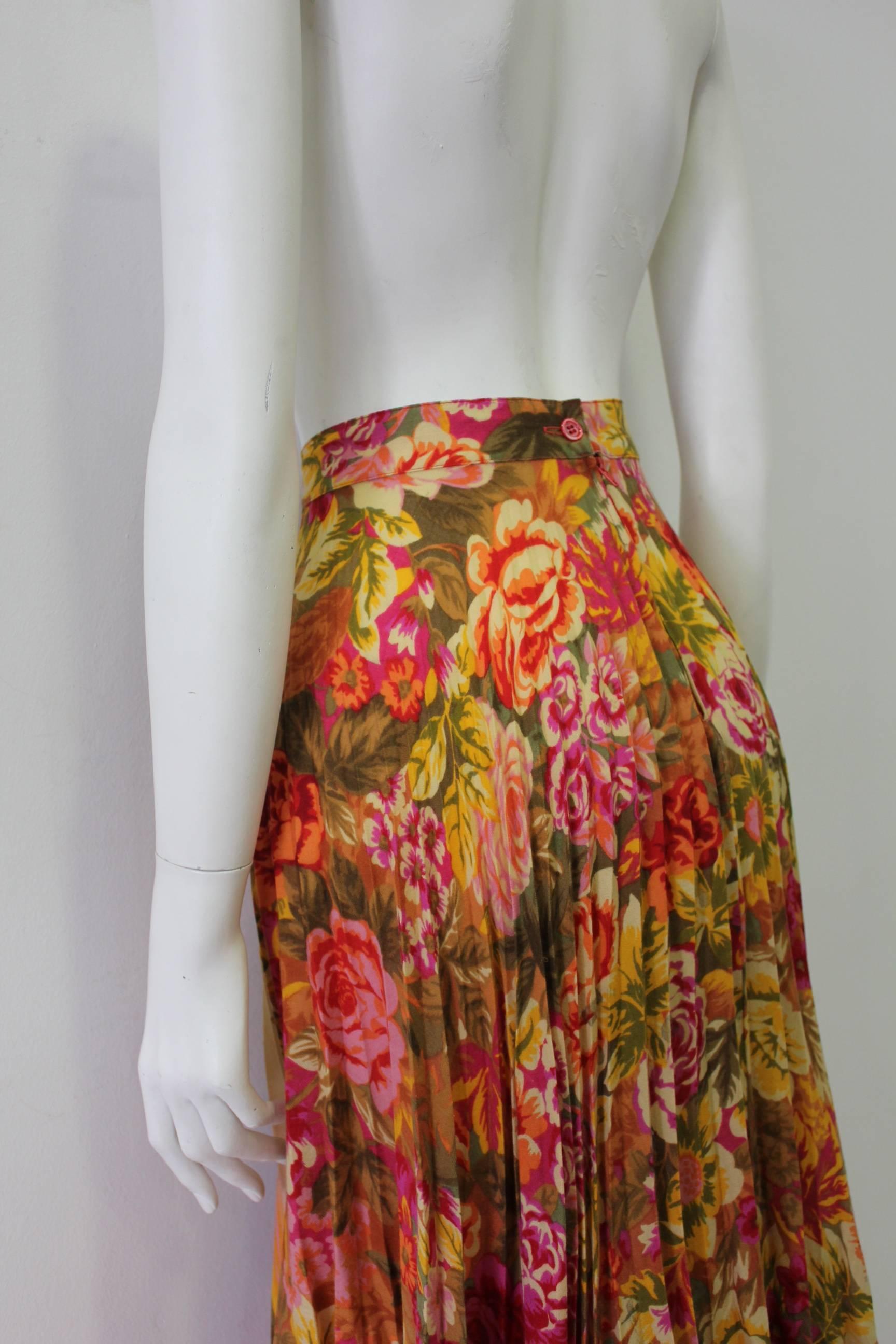 Women's Amazing Kenzo Floral Print Pleated Skirt 1984 For Sale