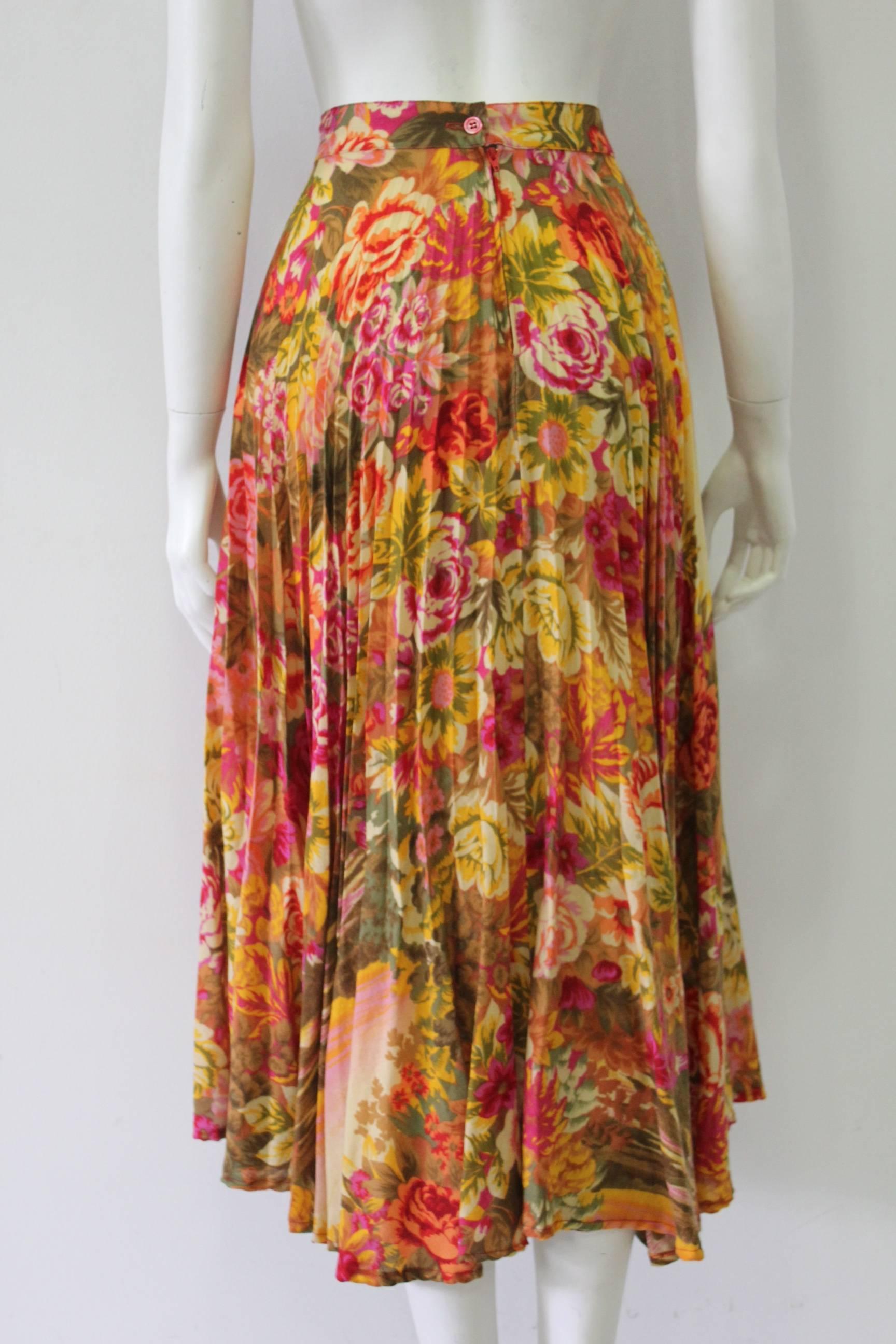 Amazing Kenzo Floral Print Pleated Skirt 1984 In Excellent Condition For Sale In Athens, Agia Paraskevi