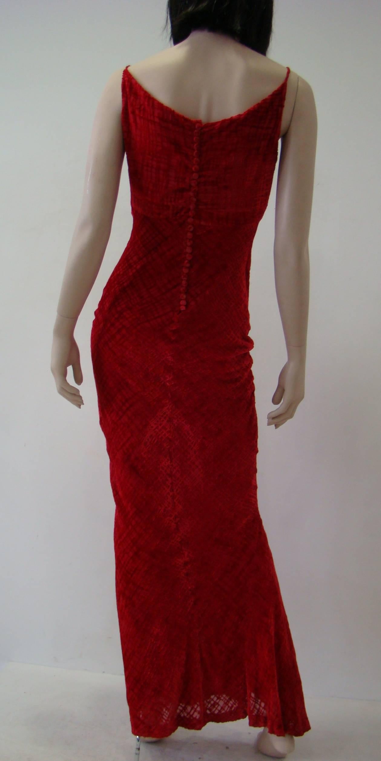 Unique Angelo Mozzillo Red Velvet Evening Gown Fall 1998 In Excellent Condition For Sale In Athens, Agia Paraskevi