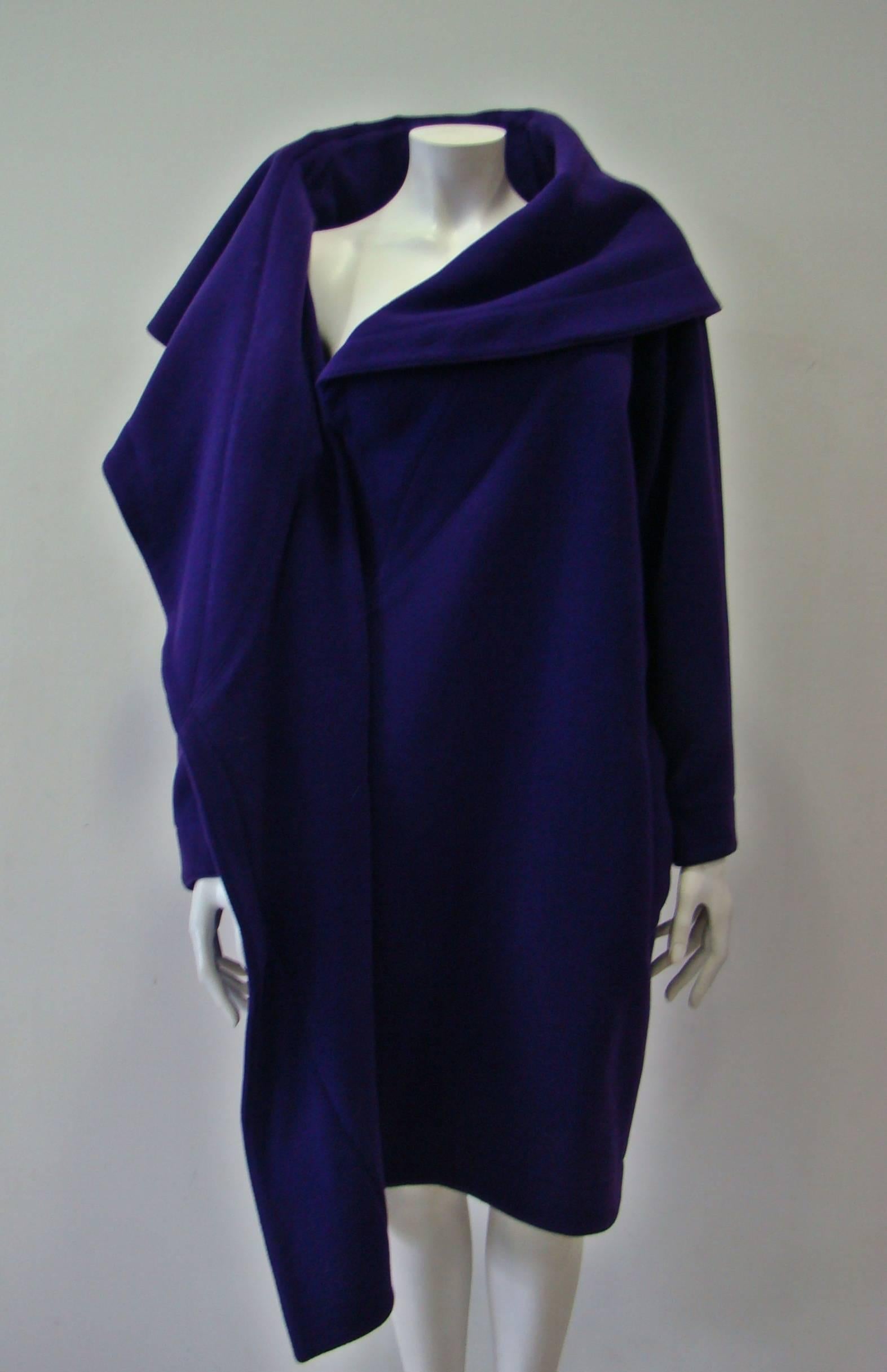 Claude Montana Purple Wrap Coat, Fall 1995 In New Condition For Sale In Athens, Agia Paraskevi