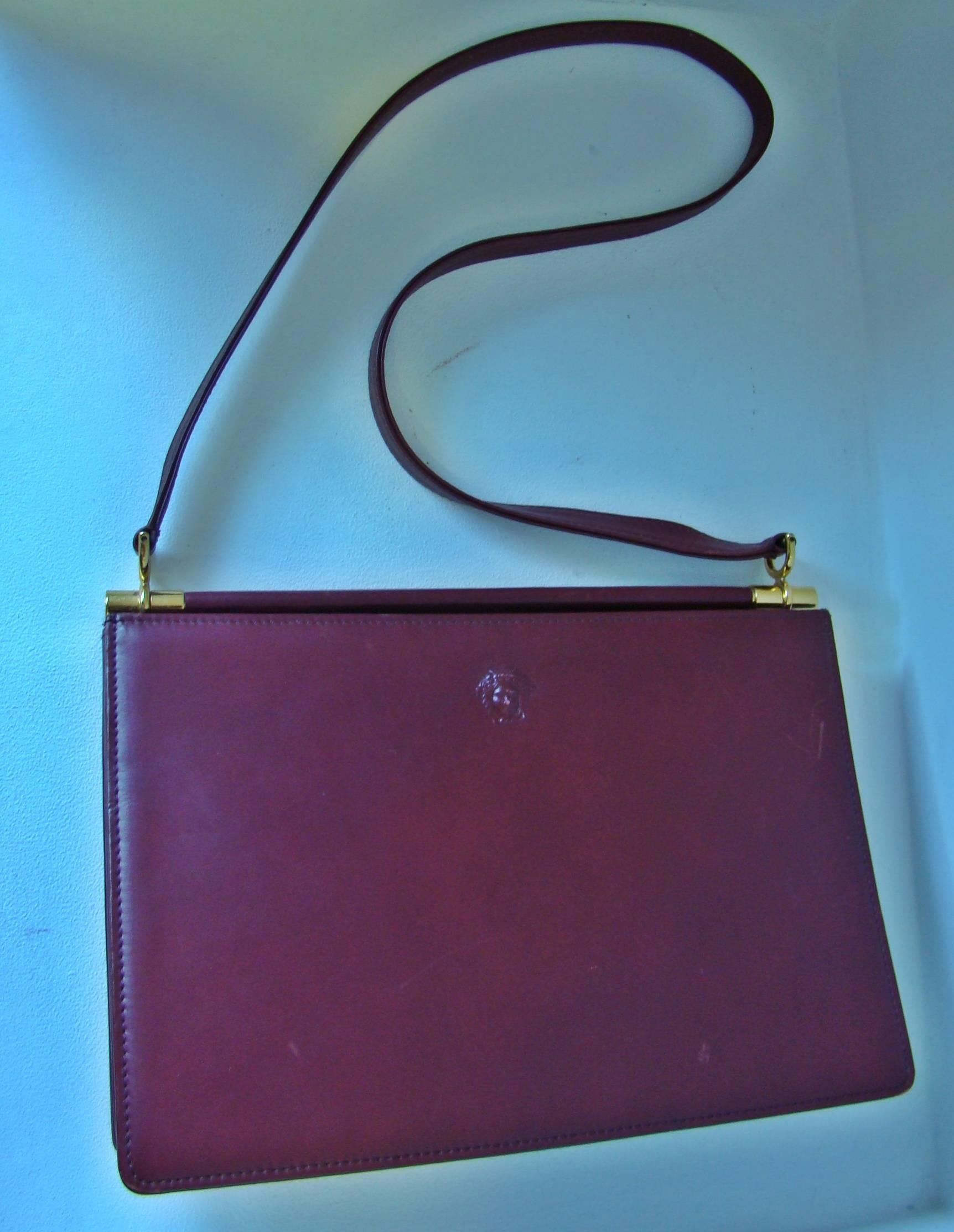 Gianni Versace Bordeaux Leather Shoulder Bag For Sale 2
