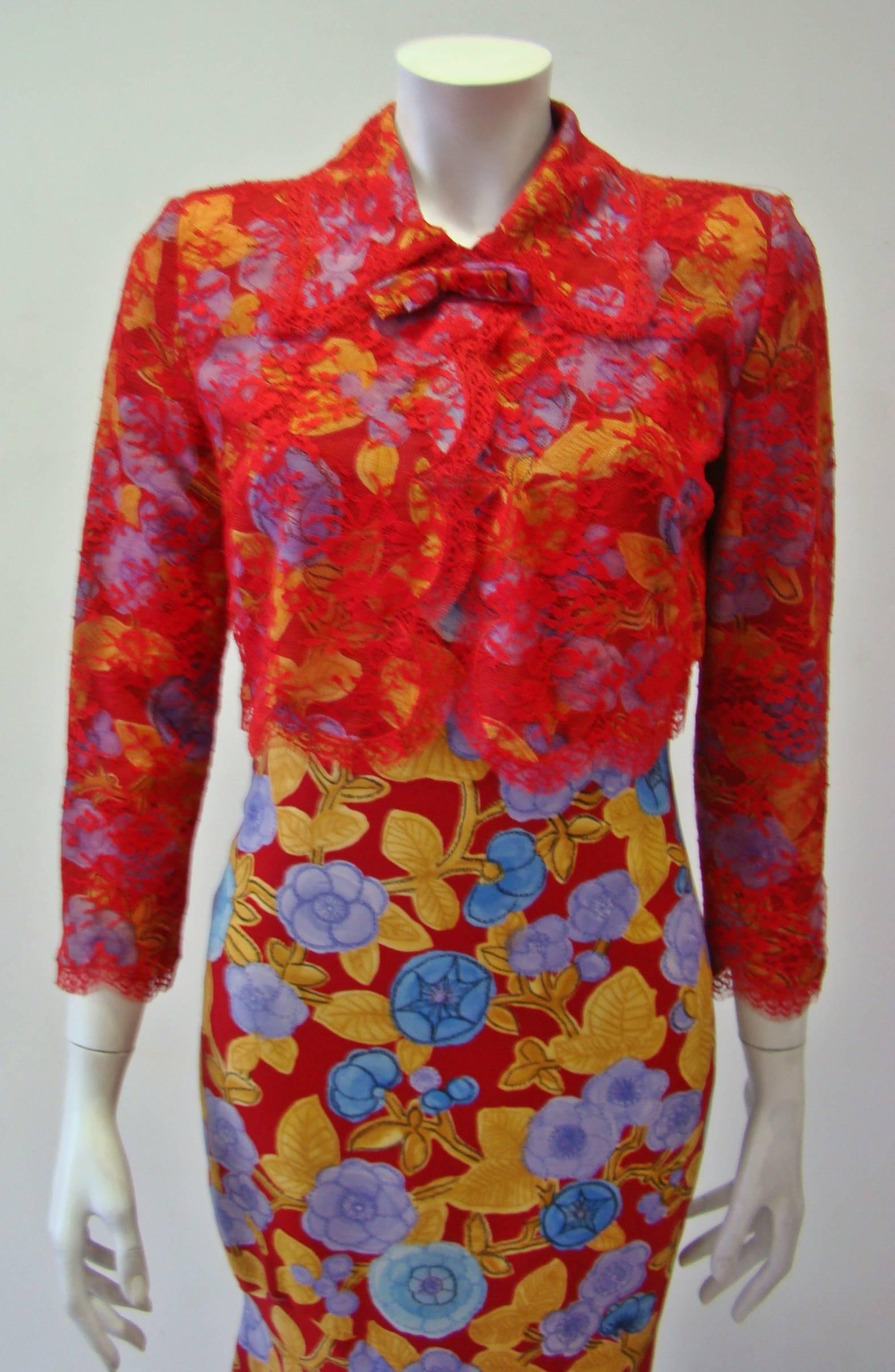 Unique Atelier Versace Red Lace Floral Silk Print Bolero In New Condition For Sale In Athens, Agia Paraskevi