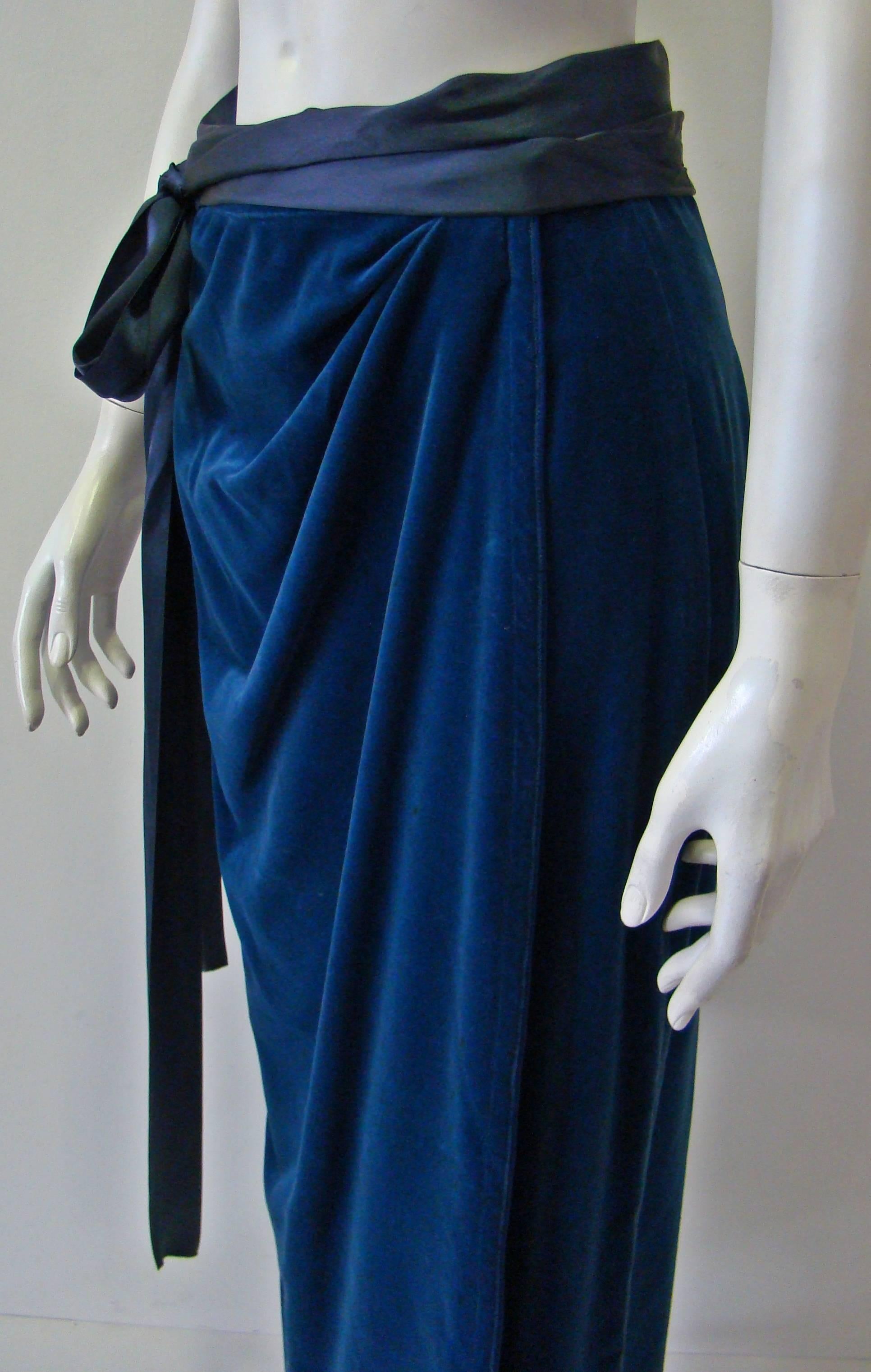 Early Gianni Versace Velvet Wrap Maxi Skirt In Excellent Condition For Sale In Athens, Agia Paraskevi