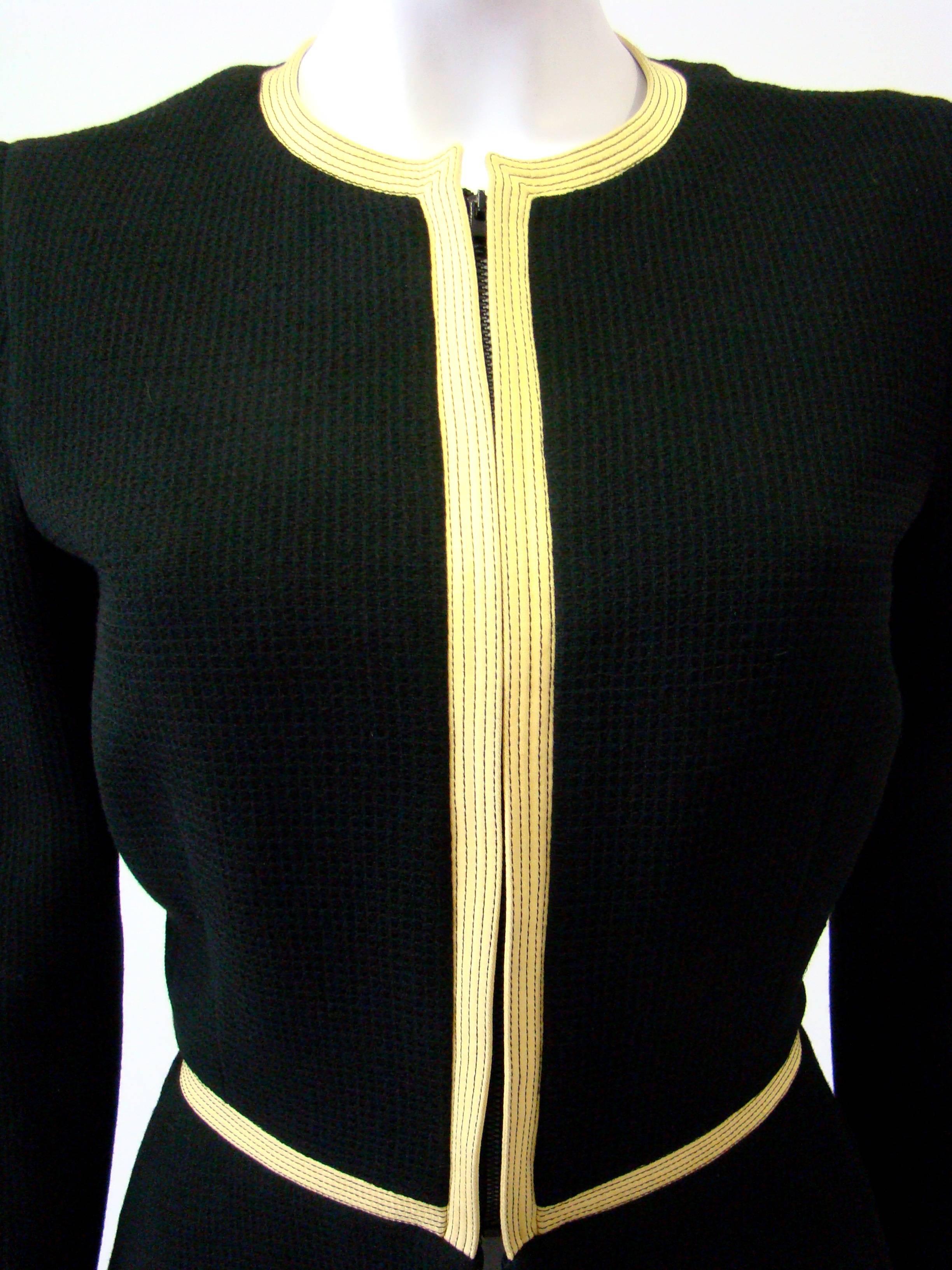 Unique Gianni Versace Couture Honeycomb Zip Fronted Jacket Fall 1991 In New Condition For Sale In Athens, Agia Paraskevi
