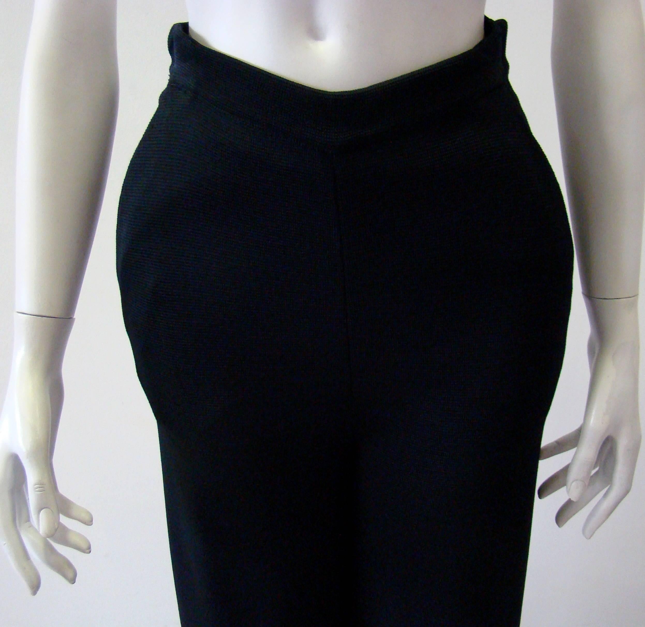 Gianfranco Ferre Navy Blue Knitted Pants In Excellent Condition For Sale In Athens, Agia Paraskevi
