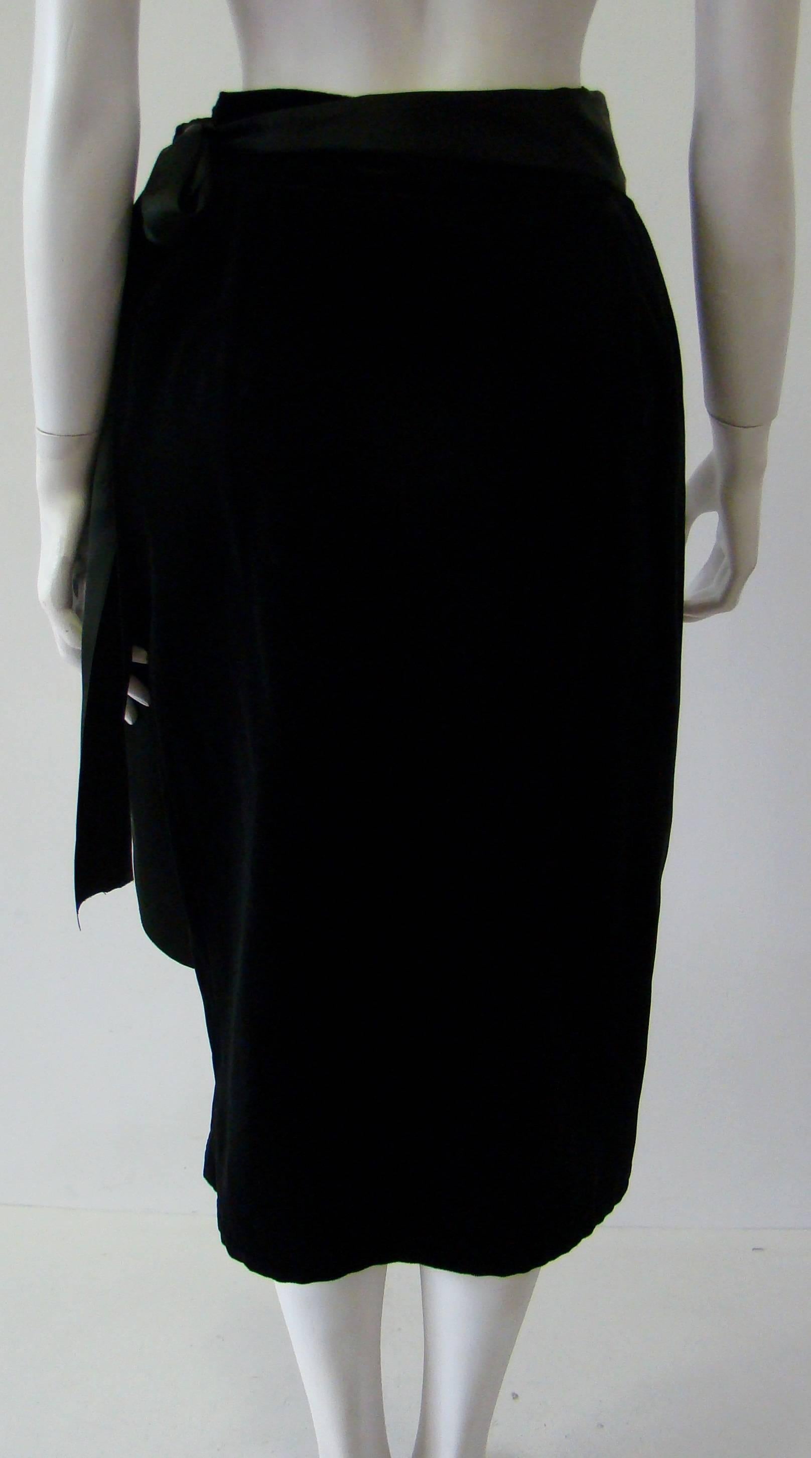 Women's Early Gianni Versace Velvet Side Beaded Evening Skirt Fall 1985 For Sale