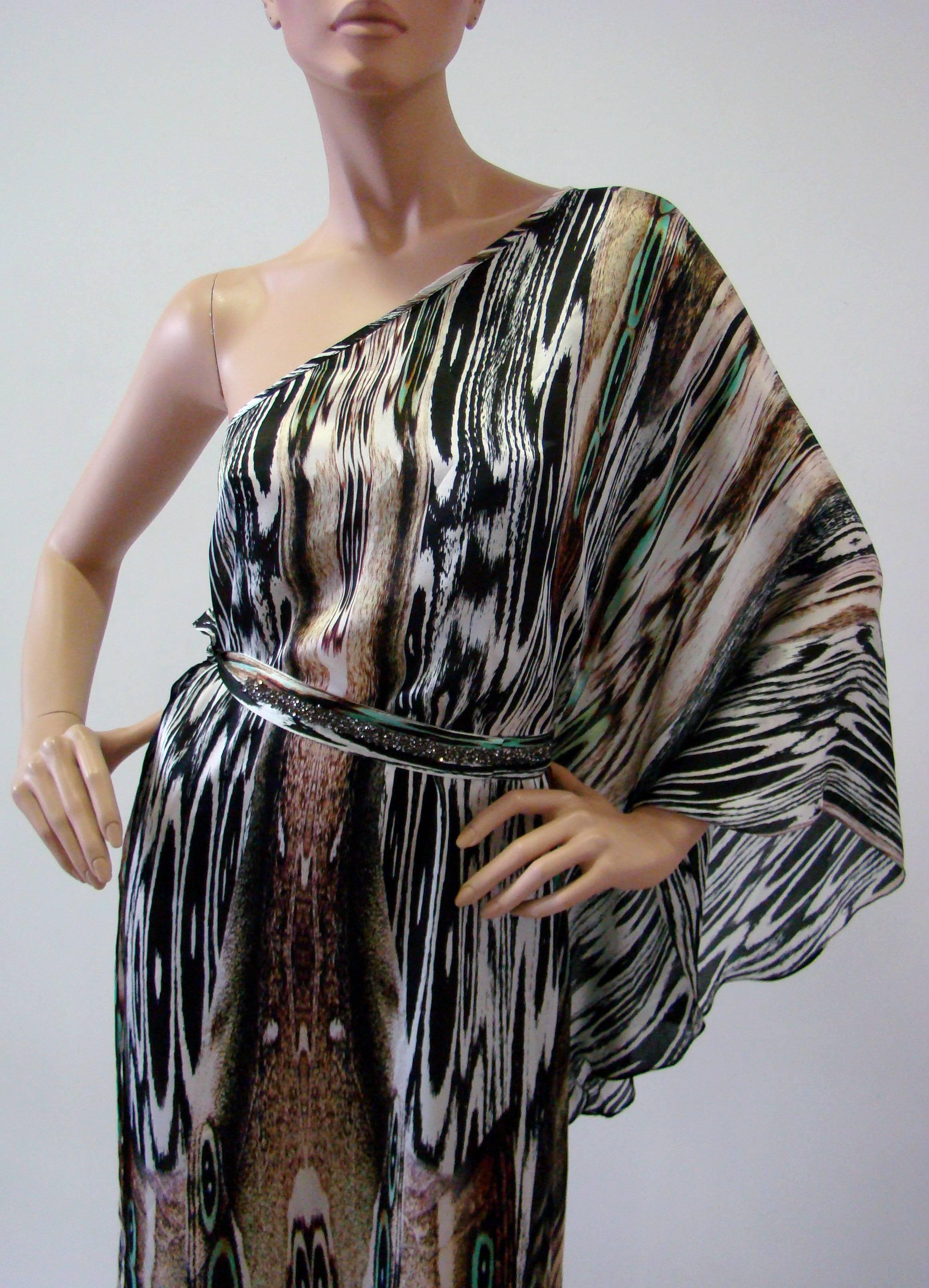 Contemporary One Shoulder Silk Caftan Dress With Belt From Laleh Fayaz In New Condition For Sale In Athens, Agia Paraskevi