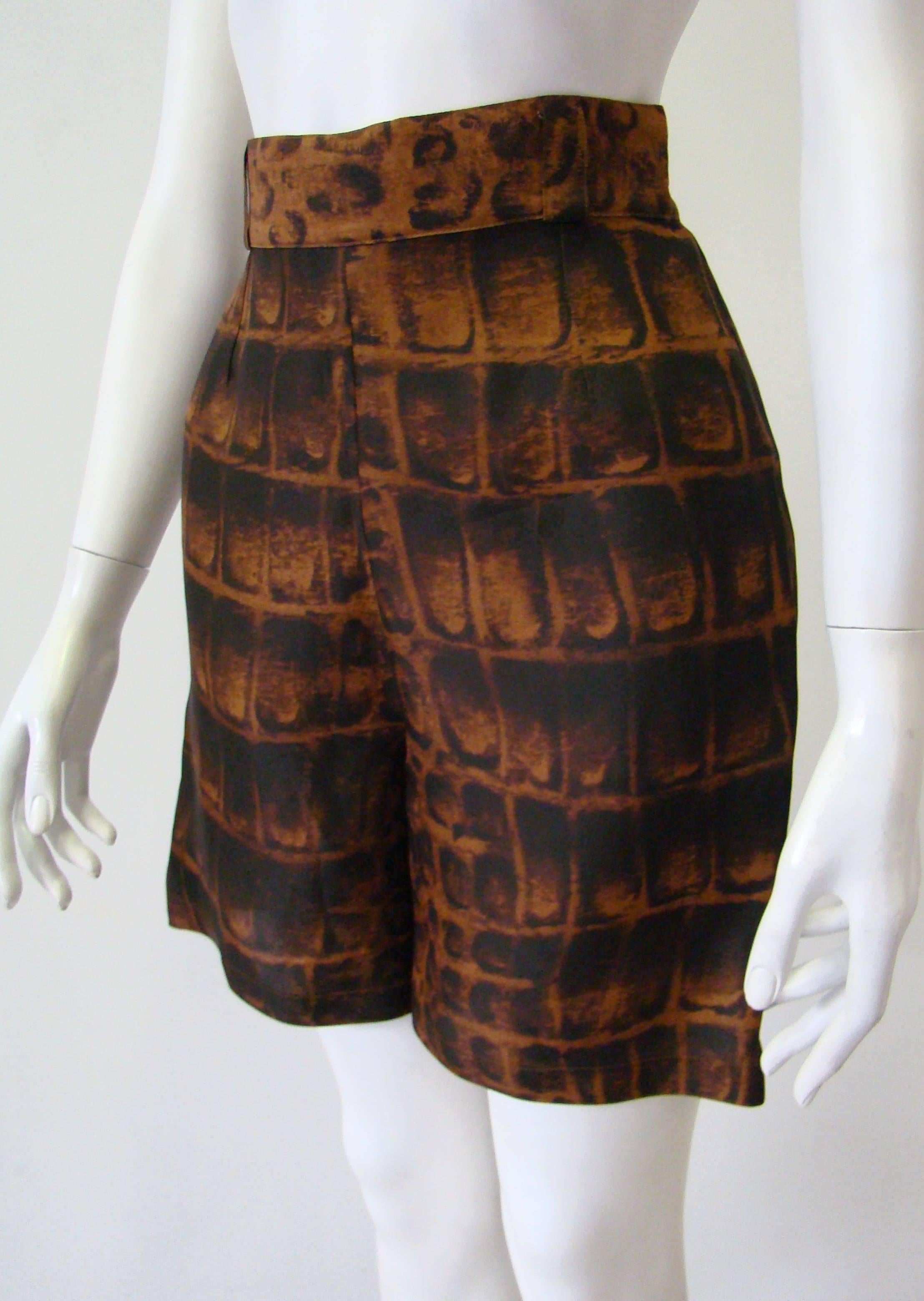 Gianni Versace Couture Silk Organza Printed Shorts Spring 1992 In New Condition For Sale In Athens, Agia Paraskevi