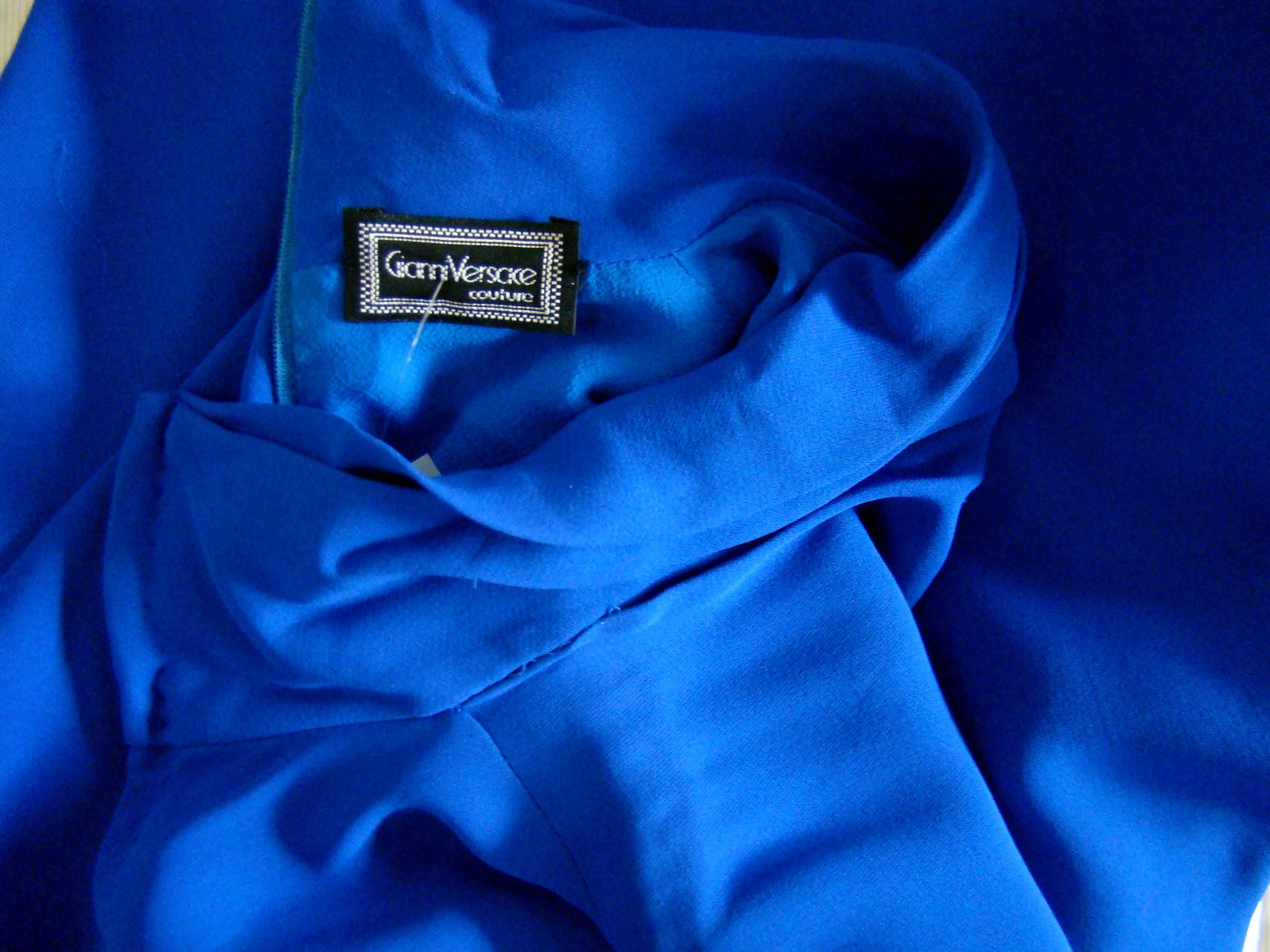 Gianni Versace Polo Neck Silk Sleeveless Top Blouse For Sale 1
