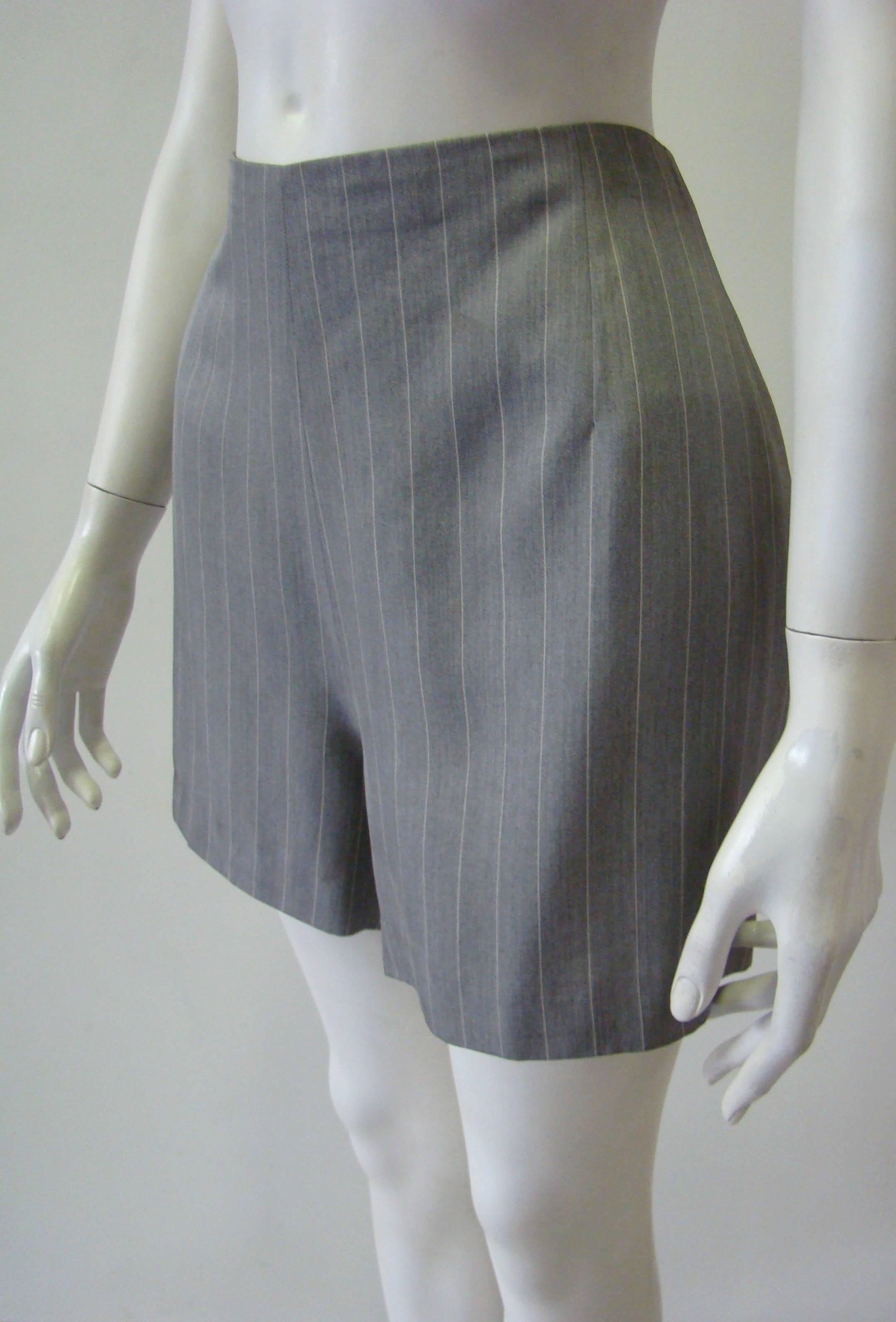 Gianni Versace Couture Striped Silk Shorts Fall 1995 In Excellent Condition For Sale In Athens, Agia Paraskevi