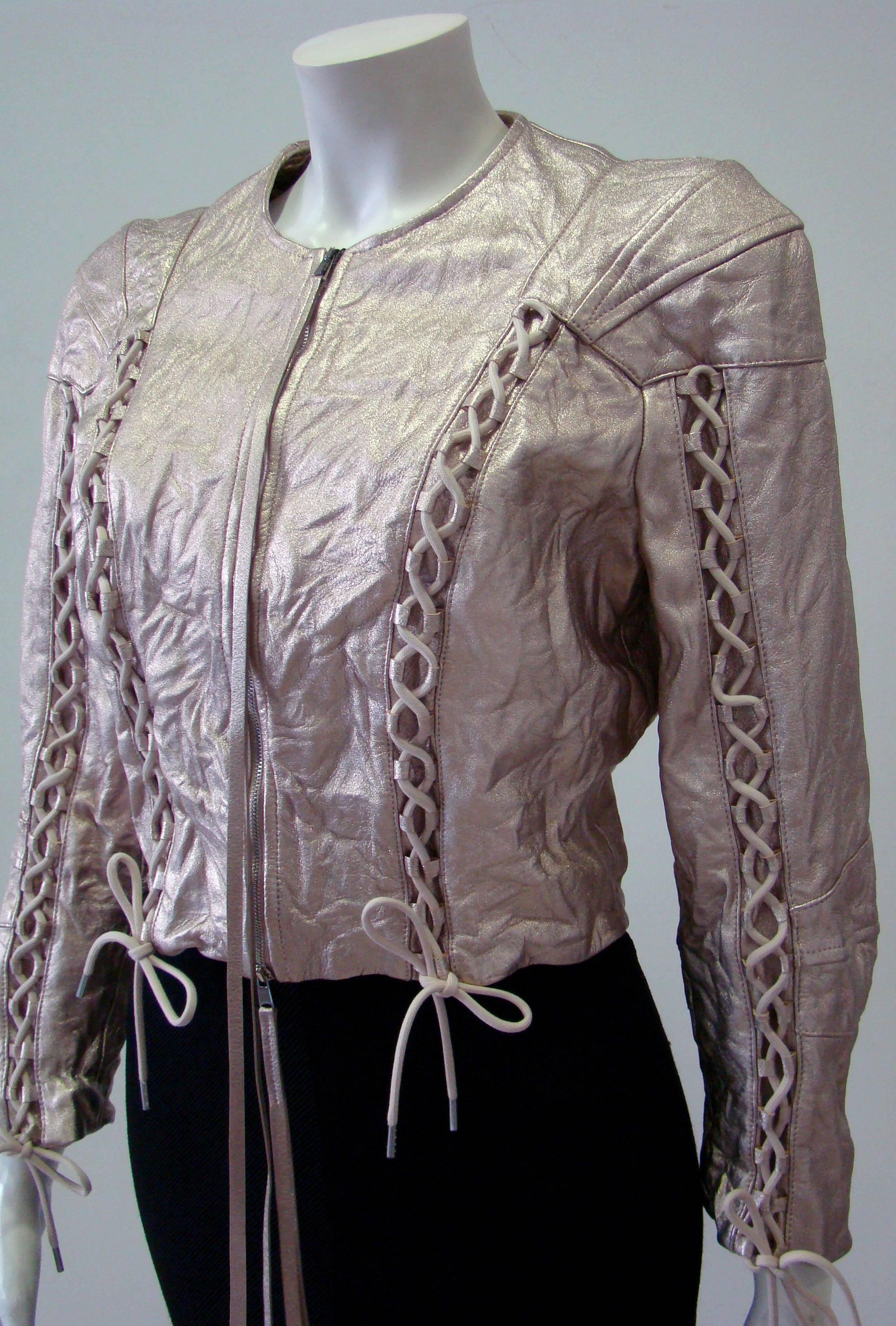 Alexander McQueen Wrinkled Short Leather Jacket In Excellent Condition For Sale In Athens, Agia Paraskevi