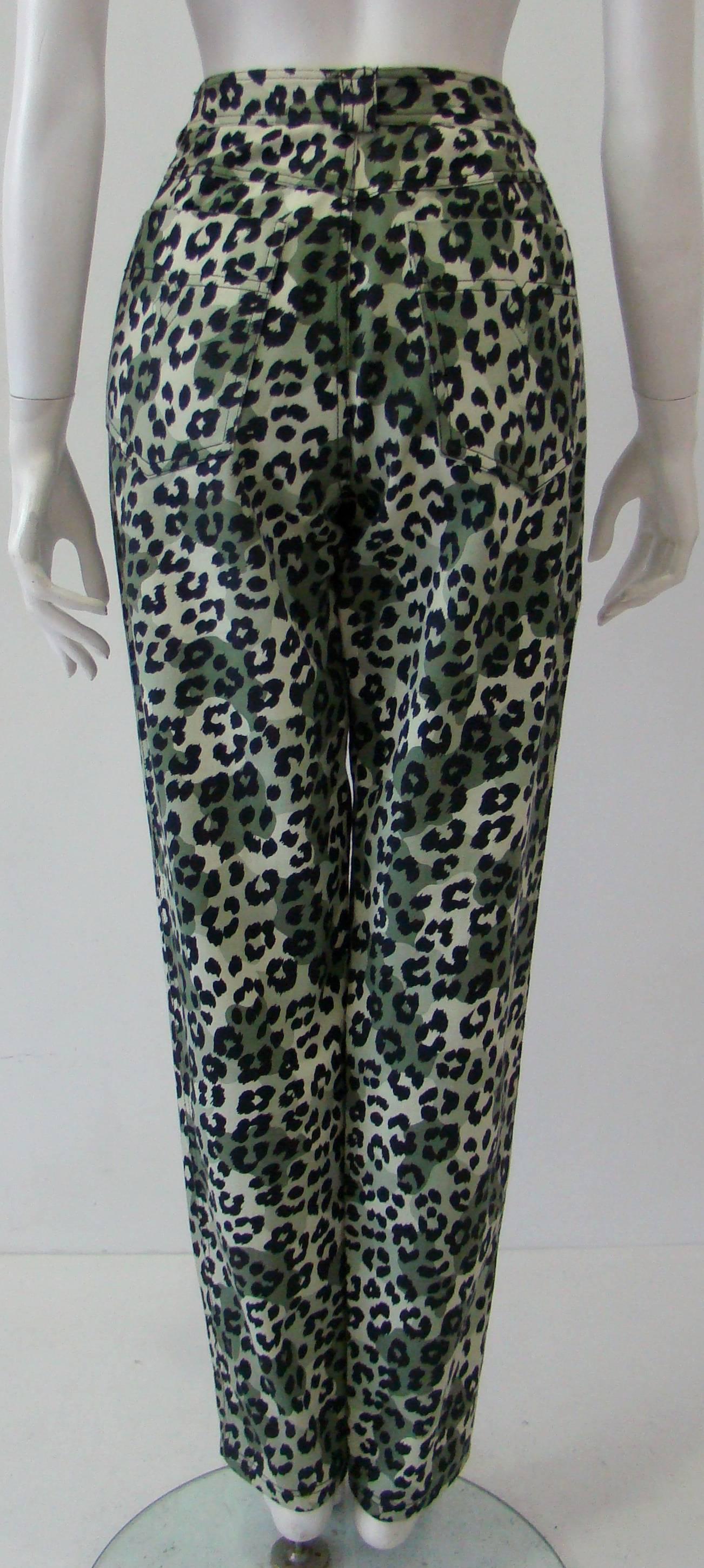 Women's Istante By Gianni Versace Foot Printed Jeans Pants Fall 1992 For Sale