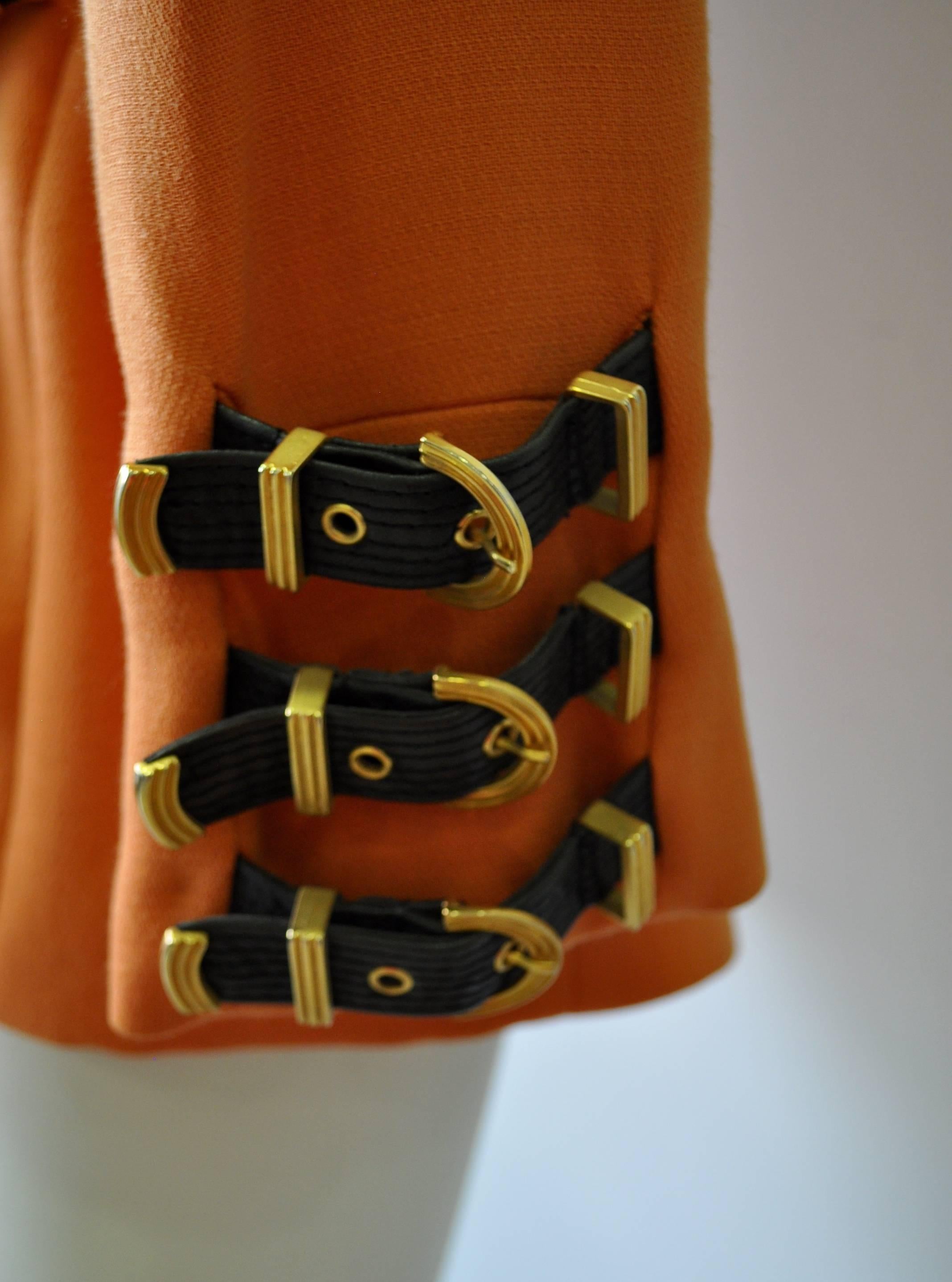 Museum Quality Strap and Buckle Bondage Jacket In New Condition For Sale In Athens, Agia Paraskevi