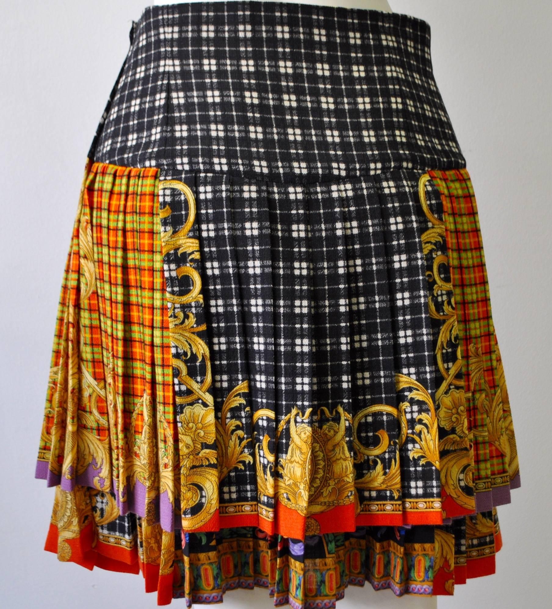 Gianni Versace Couture Tartan Pleated Bondage Collection Skirt  In New Condition For Sale In Athens, Agia Paraskevi
