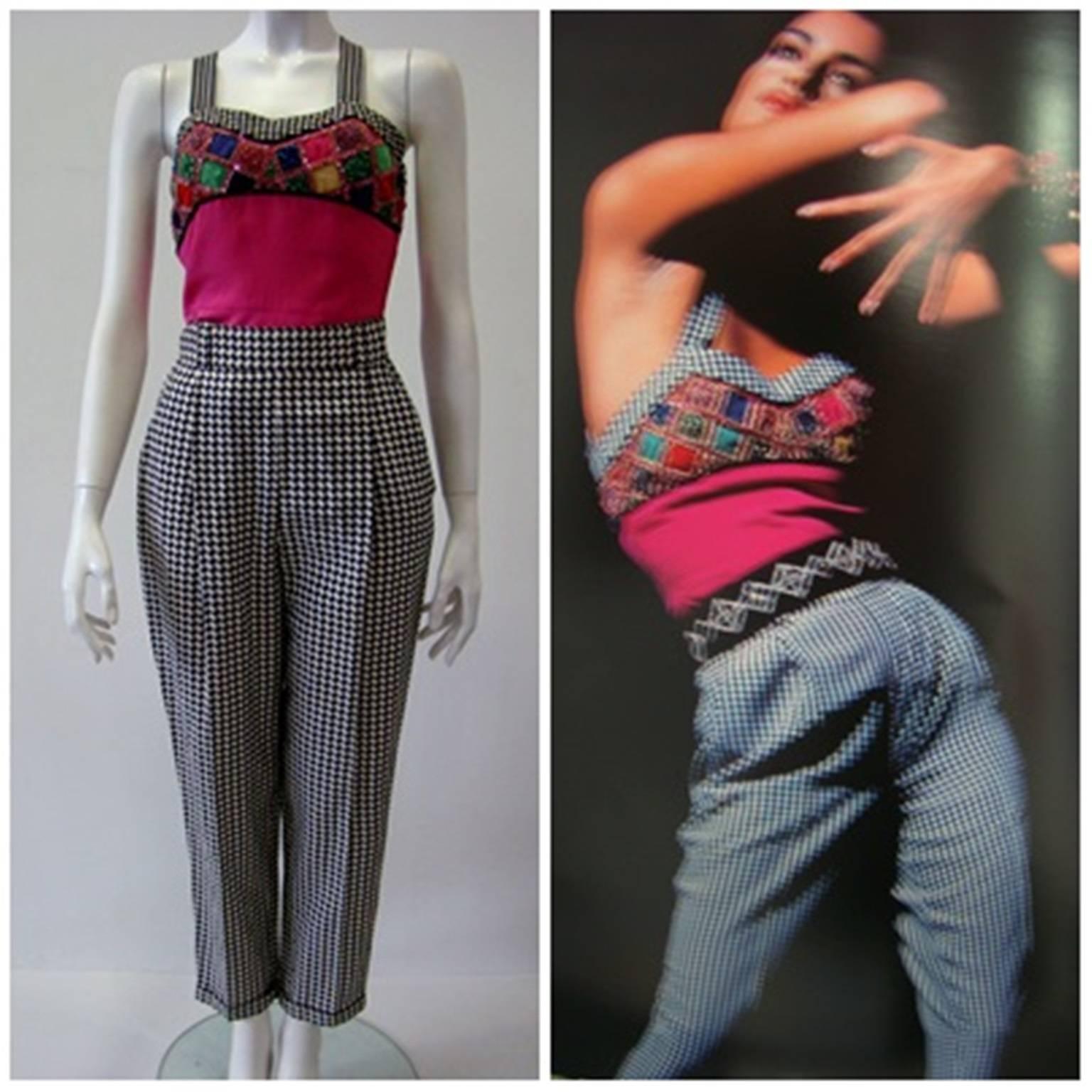 Gianni Versace Black and White Stars Print High Waisted Pants For Sale 1
