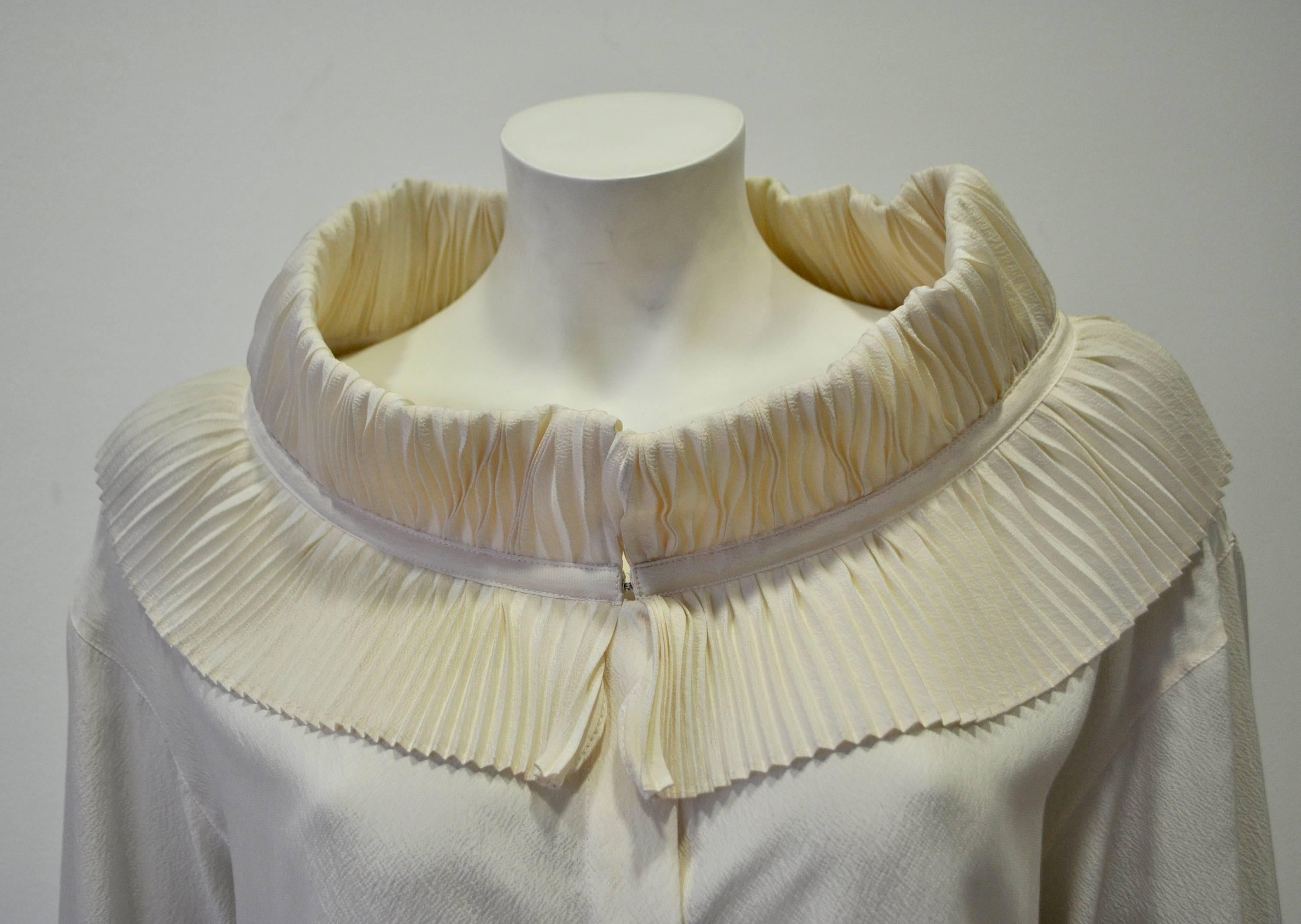 Regal Claude Montana Ruffle Collar Silk Crepe Blouse In New Condition For Sale In Athens, Agia Paraskevi