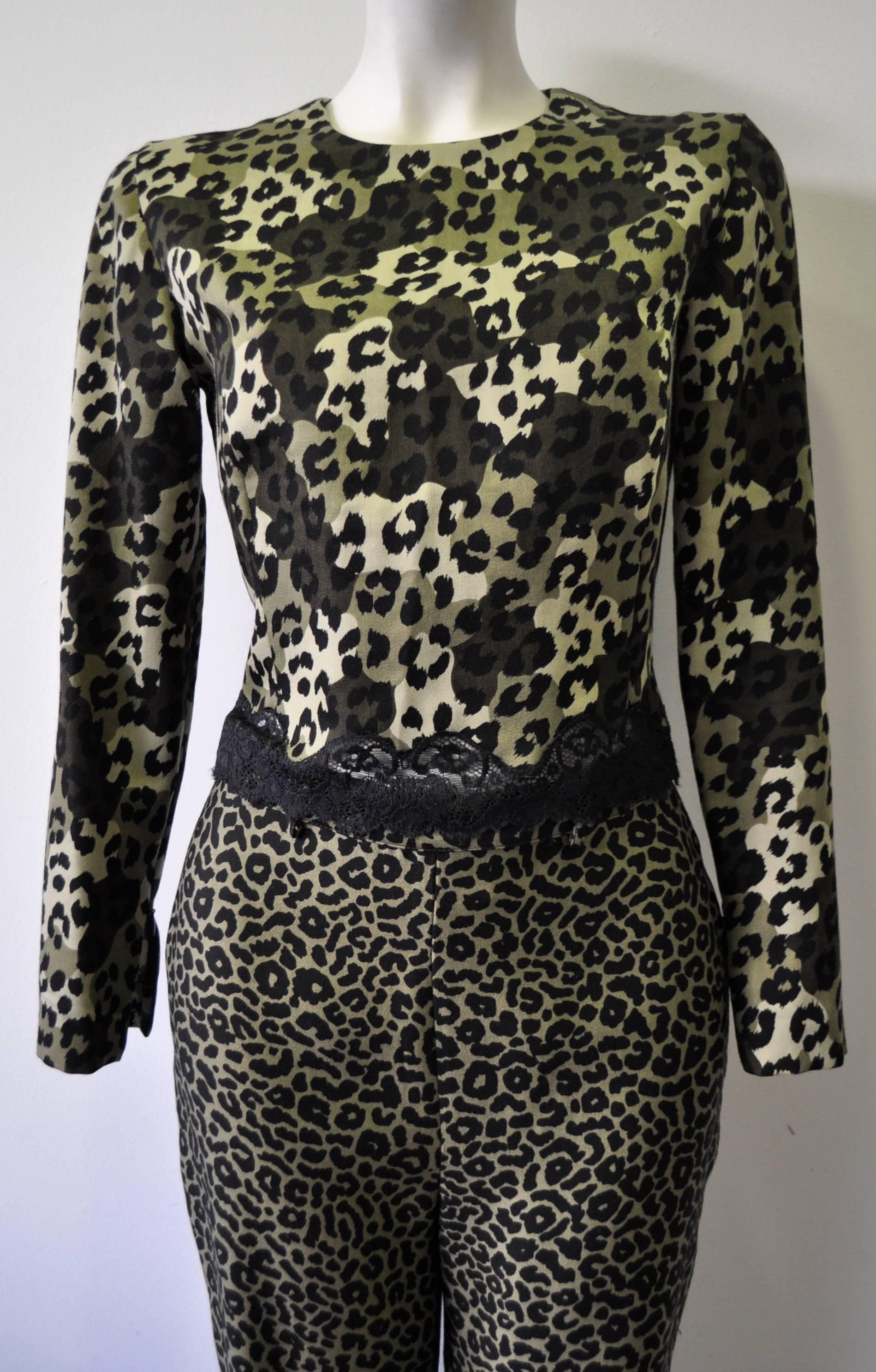 Gianni Versace Istante Leopard Camouflage Printed Lace Trim Top In New Condition For Sale In Athens, Agia Paraskevi
