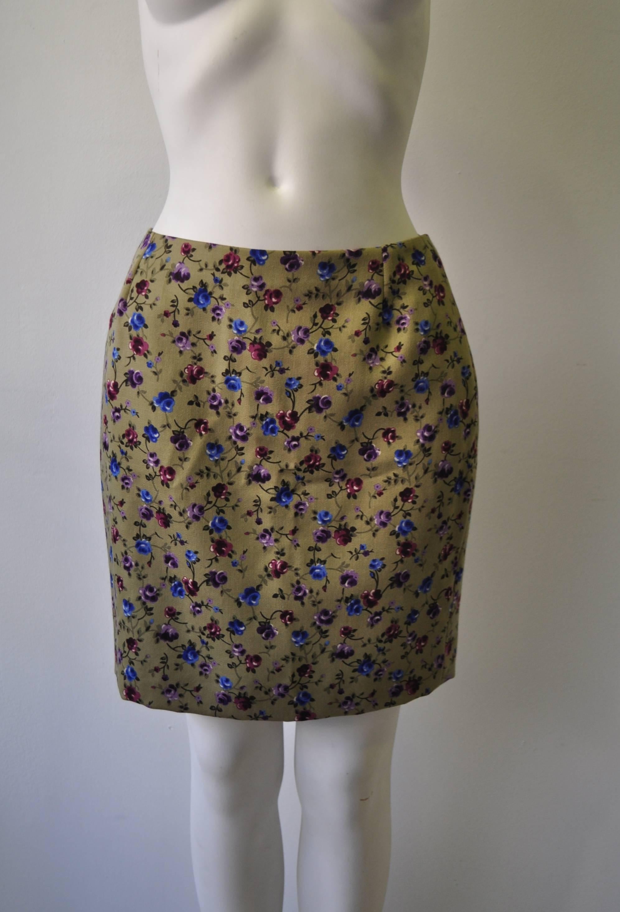 Unique Gianni Versace Istante Khaki Floral Lightweight Wool Mini Skirt