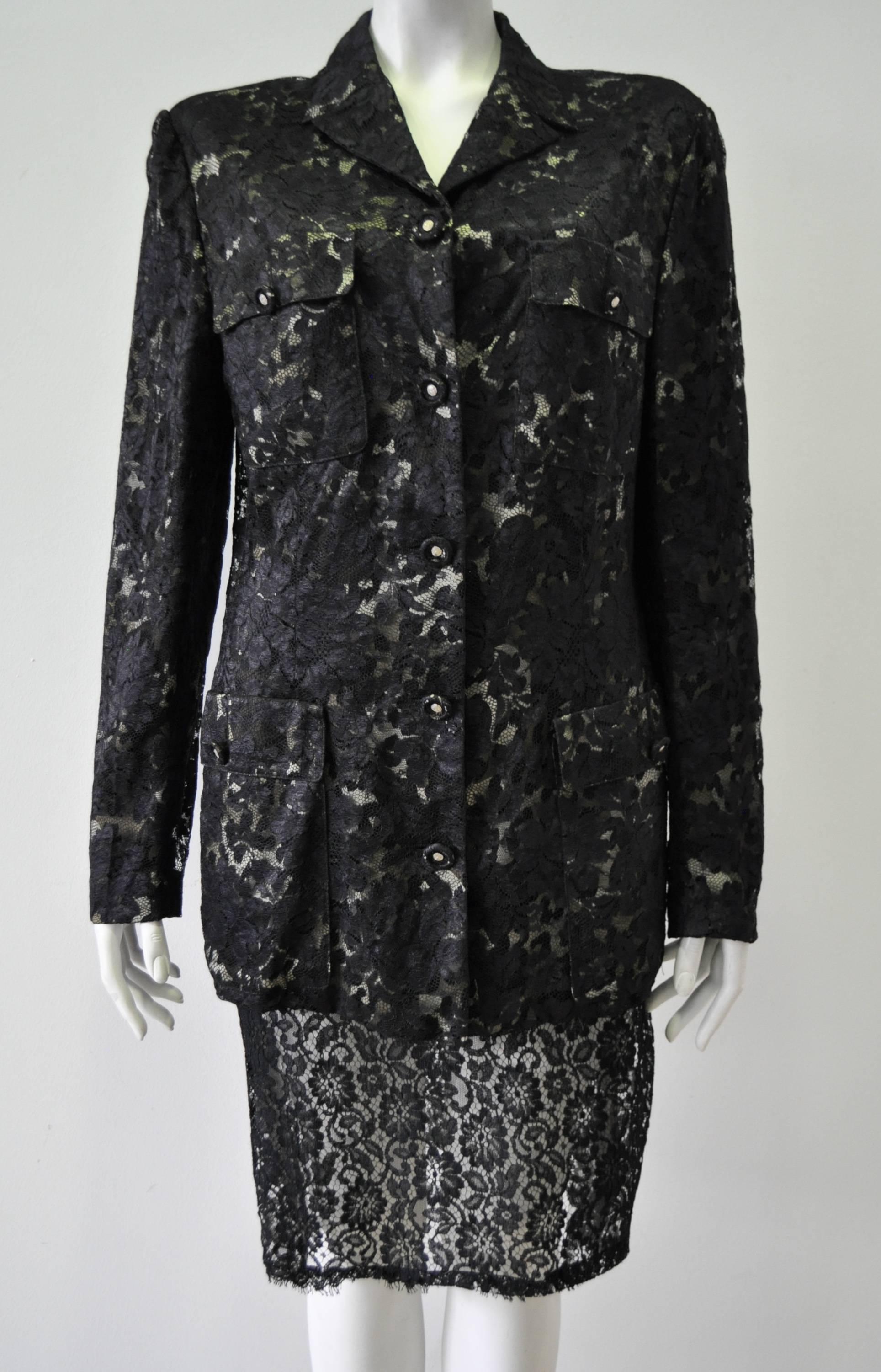 Unique Gianni Versace Istante Black Lace over White Lining Skirt For Sale 2