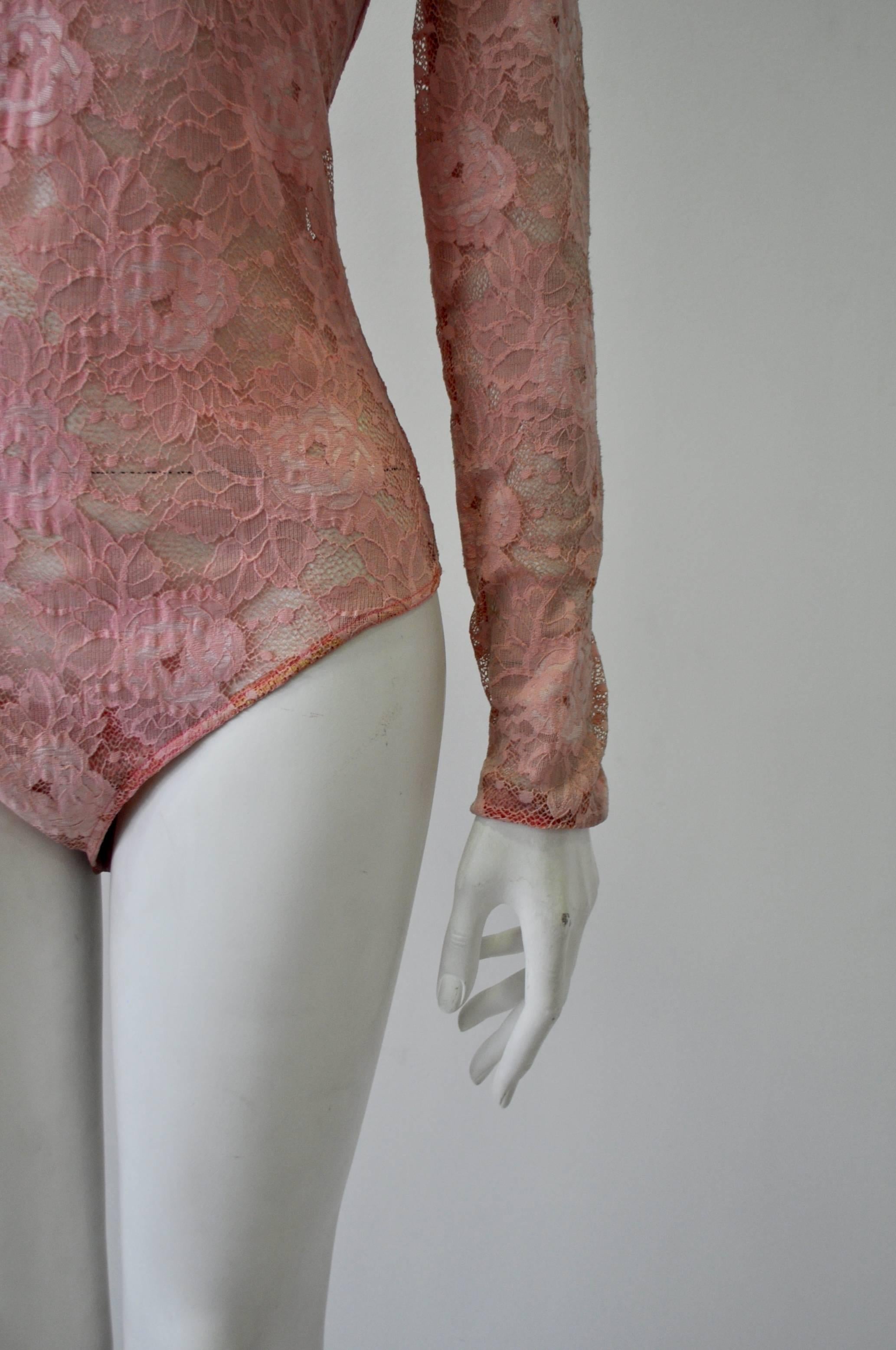 Rare Gianni Versace Istante Pink Lace Bodysuit In New Condition In Athens, Agia Paraskevi