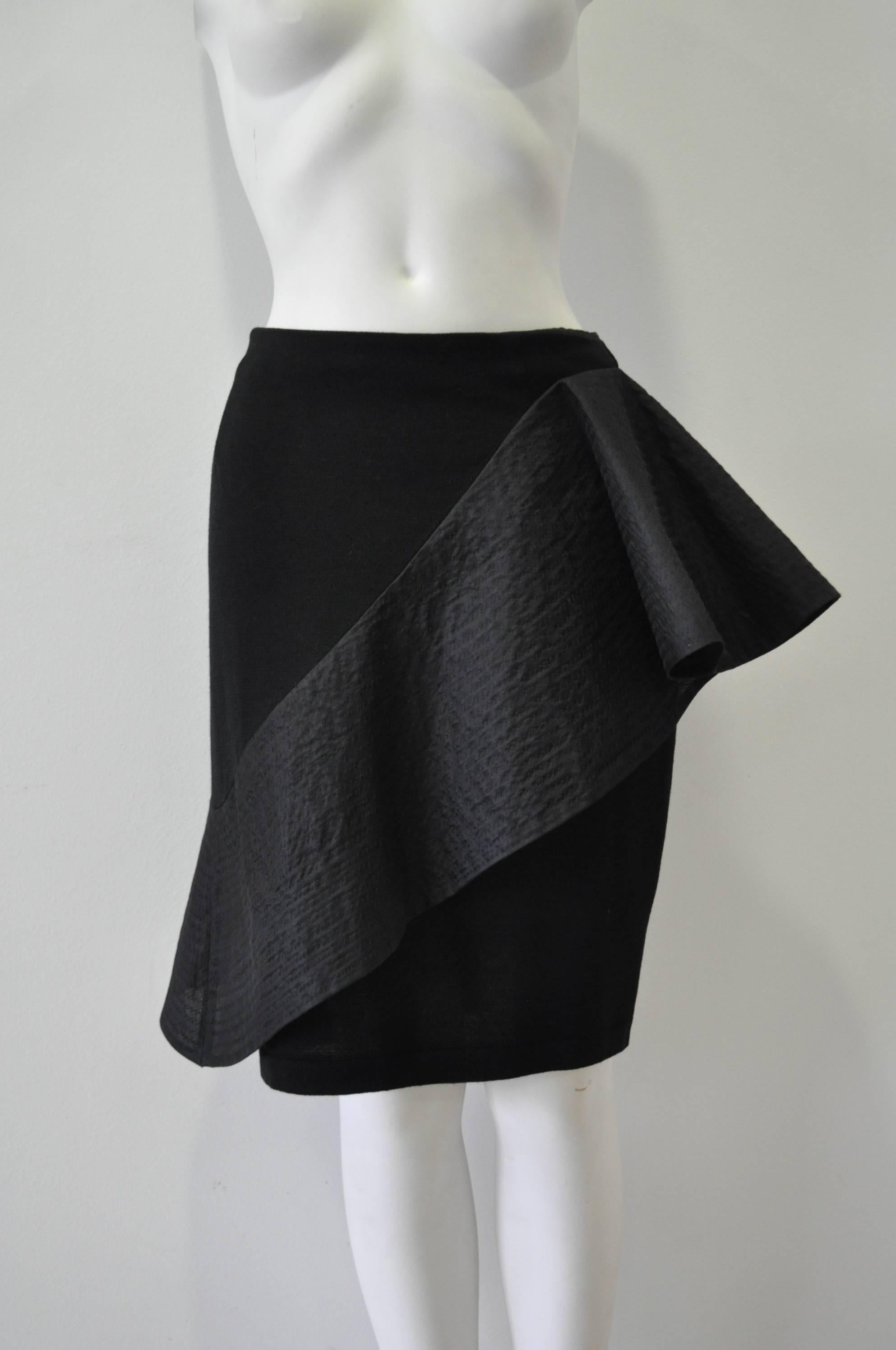 Inspired Gianfranco Ferre Origami Asymmetric Ruffle Peplum Pencil Skirt In New Condition For Sale In Athens, Agia Paraskevi