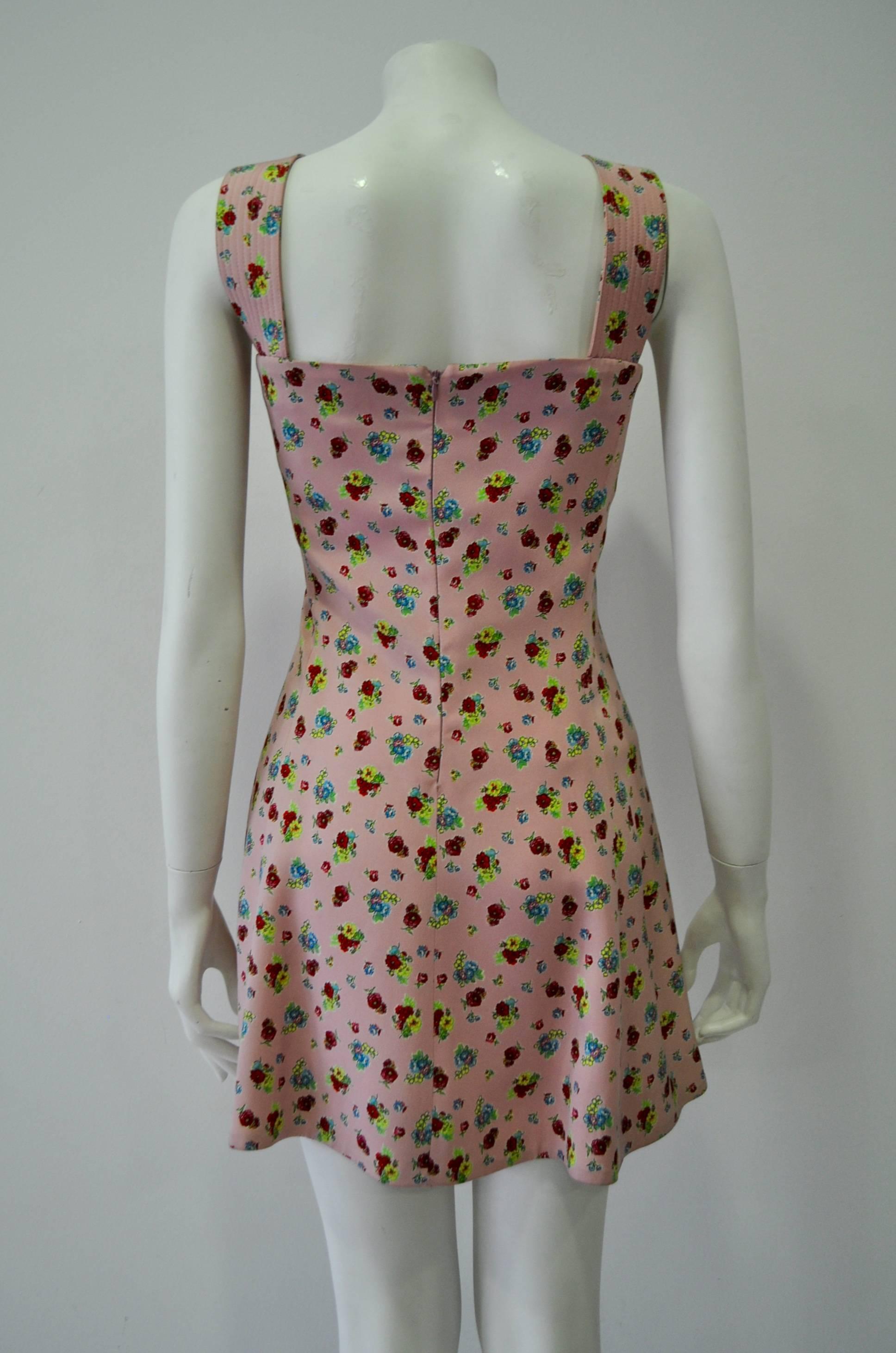 Women's Istante Gianni Versace Foral Silk Pinafore Featuring Iconic Buttons For Sale