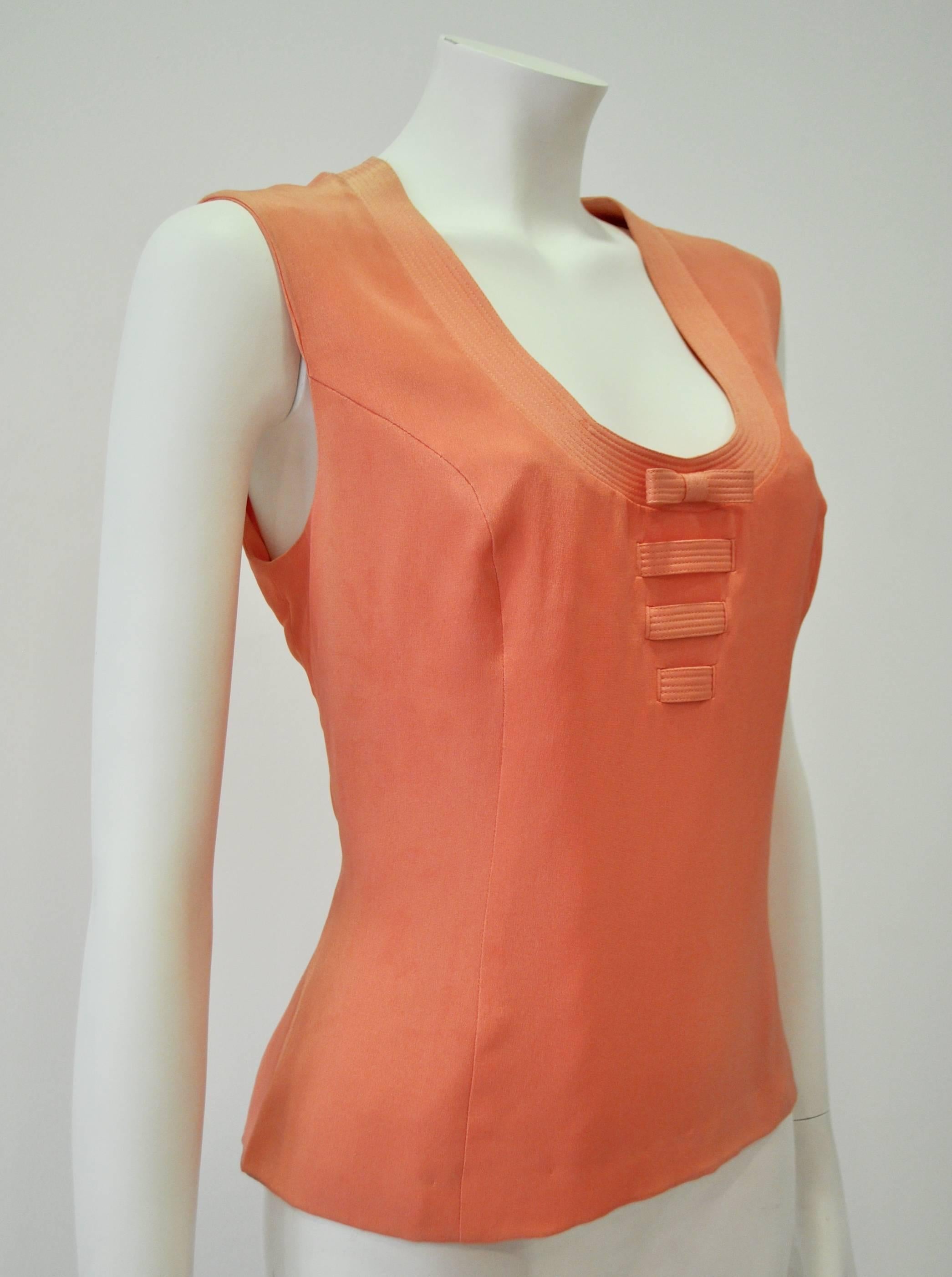 Women's Gianni Versace Couture Peach Bow Front Silk Tank Top For Sale