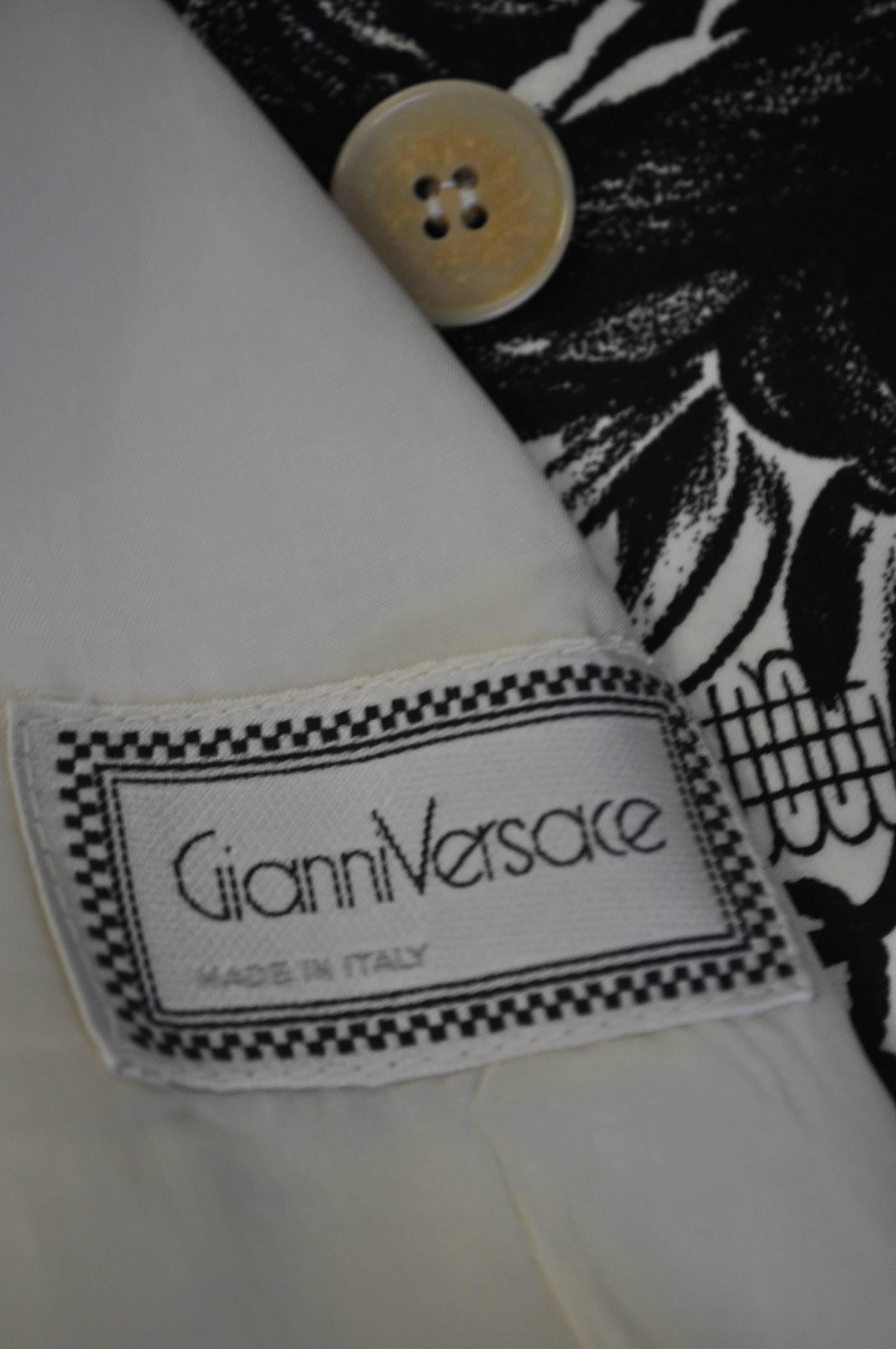 Stunning Gianni Versace Tasseled Roses Print Cotton Skirt Suit For Sale 2